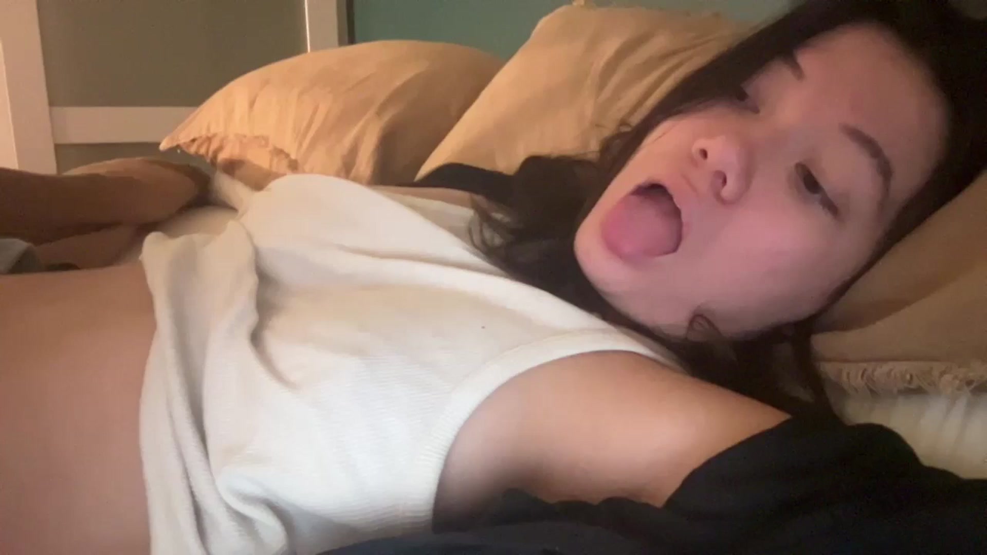 Gallery image thumbnail from imava's myfreecams stream on, 08/18/2024, 23:13 image 16 of 20