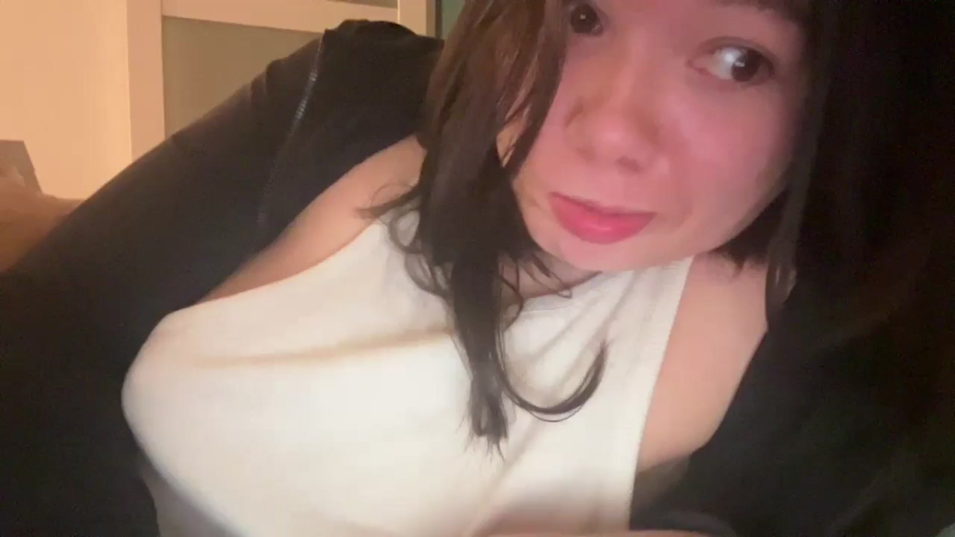 Gallery image thumbnail from imava's myfreecams stream on, 08/19/2024, 24:17 image 13 of 20