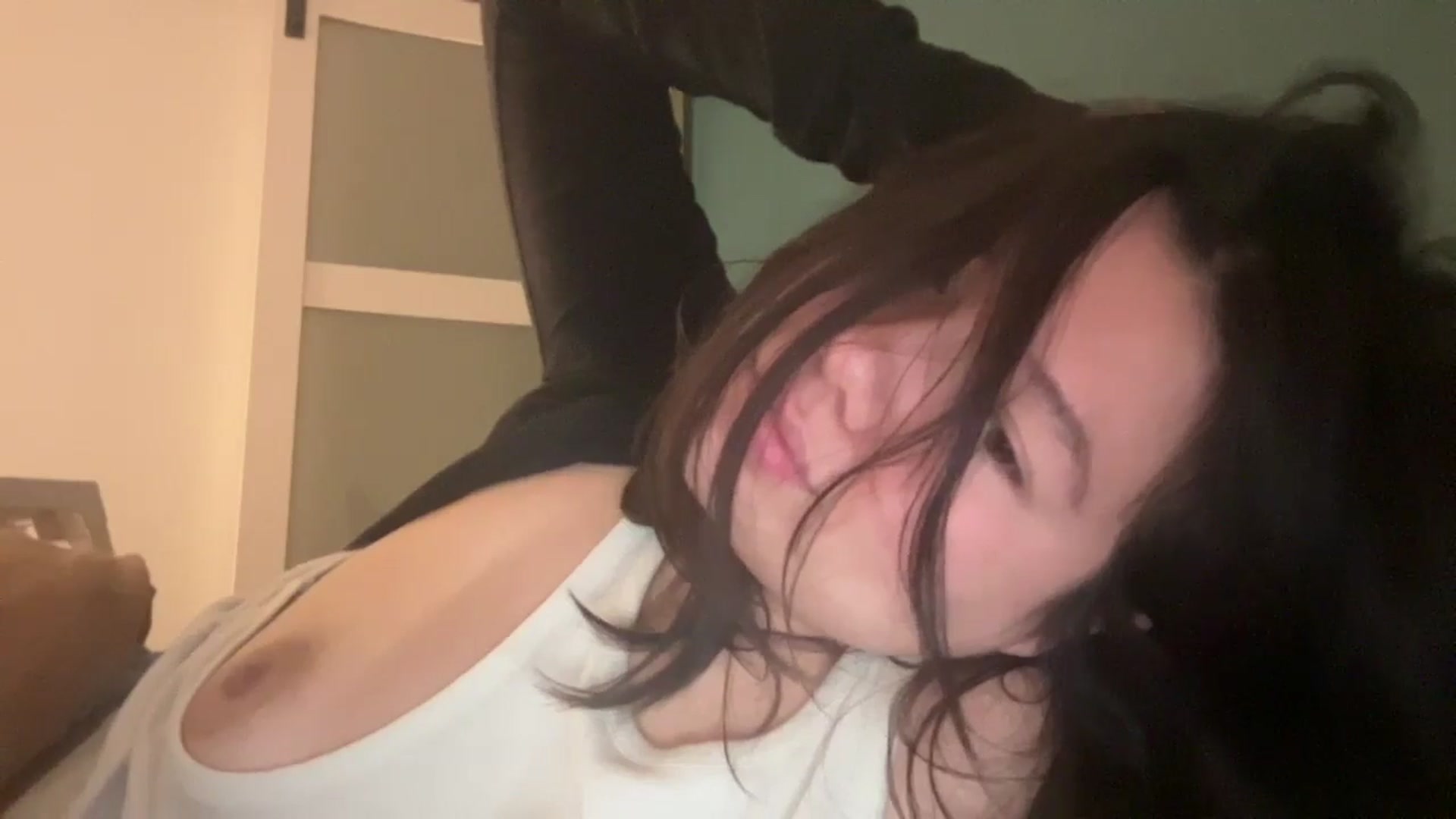 Gallery image thumbnail from imava's myfreecams stream on, 08/19/2024, 24:17 image 15 of 20