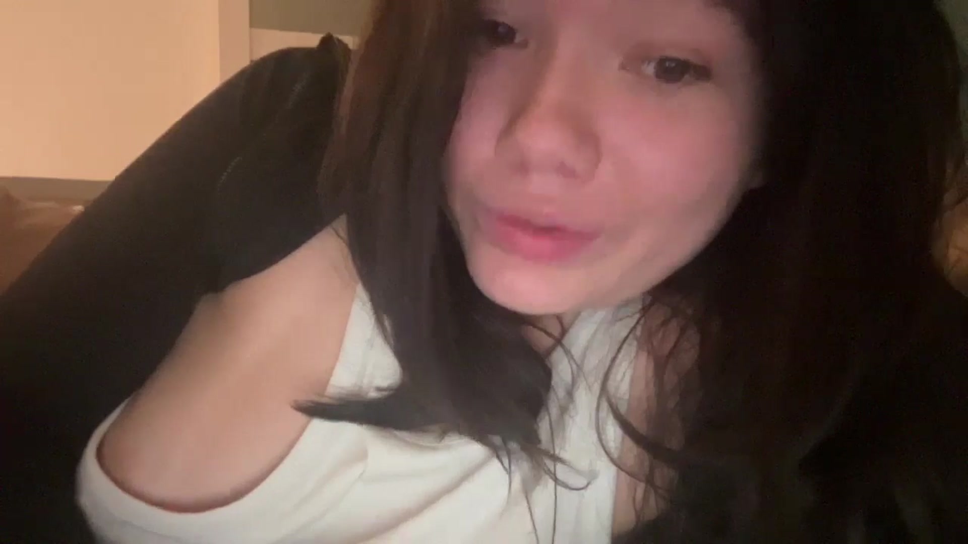 Gallery image thumbnail from imava's myfreecams stream on, 08/19/2024, 24:17 image 16 of 20