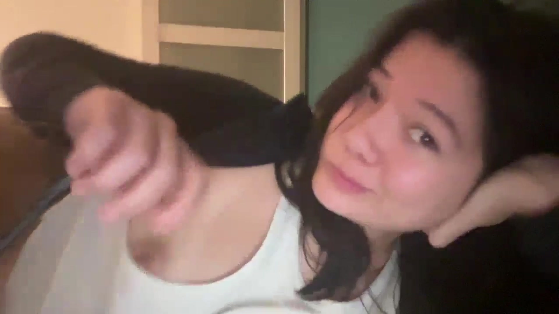 Gallery image thumbnail from imava's myfreecams stream on, 08/19/2024, 24:17 image 18 of 20
