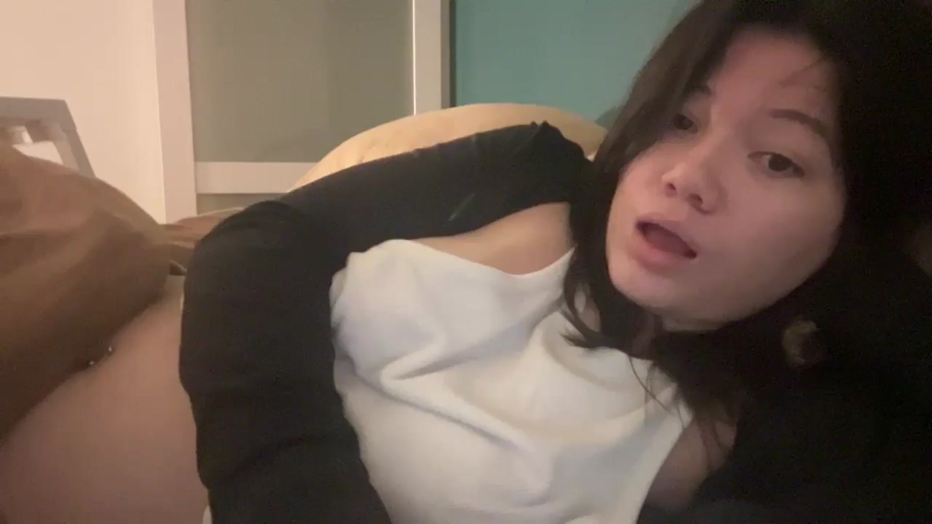 Gallery image thumbnail from imava's myfreecams stream on, 08/19/2024, 24:17 image 7 of 20