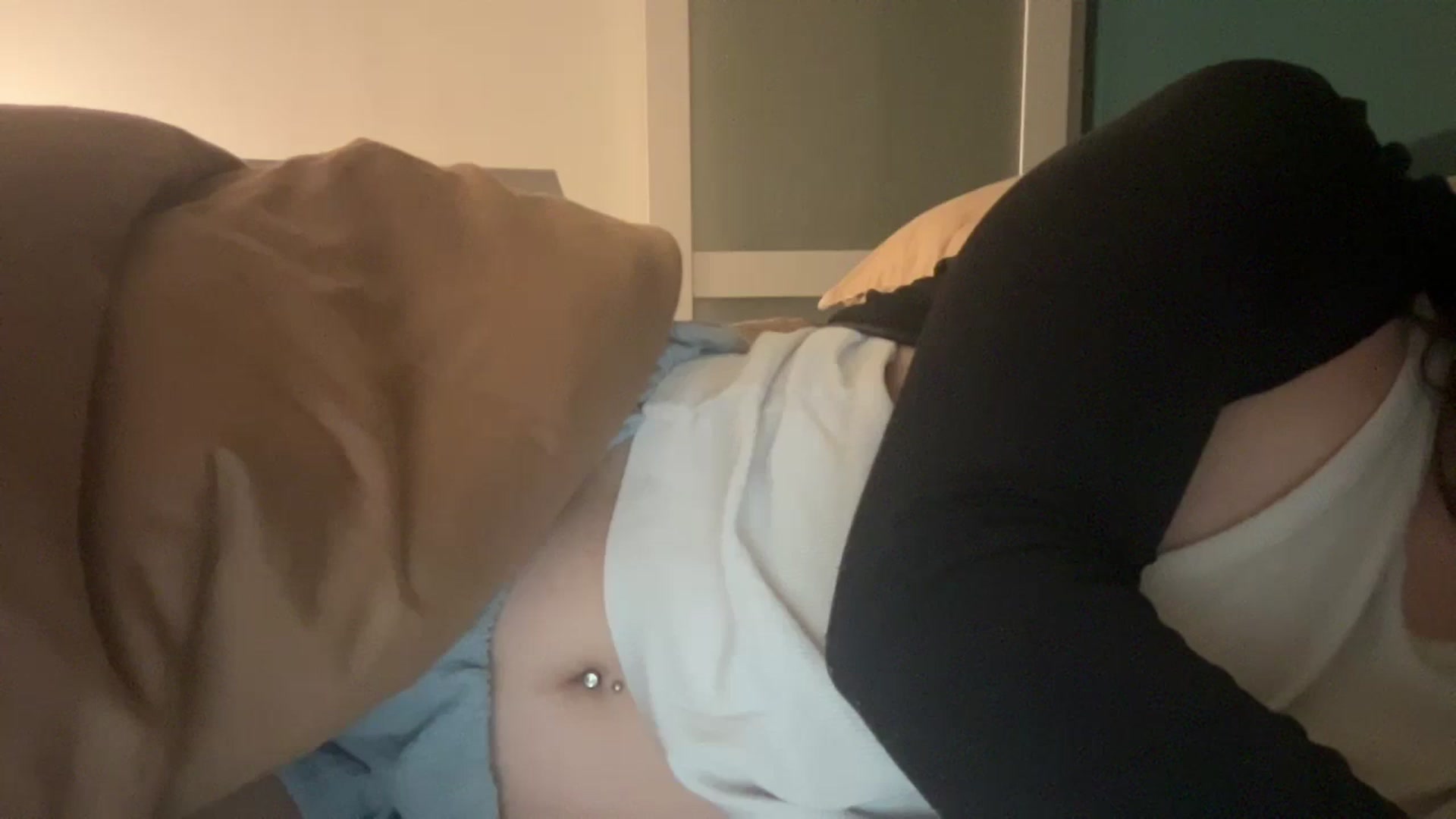 Gallery image thumbnail from imava's myfreecams stream on, 08/19/2024, 24:17 image 12 of 20