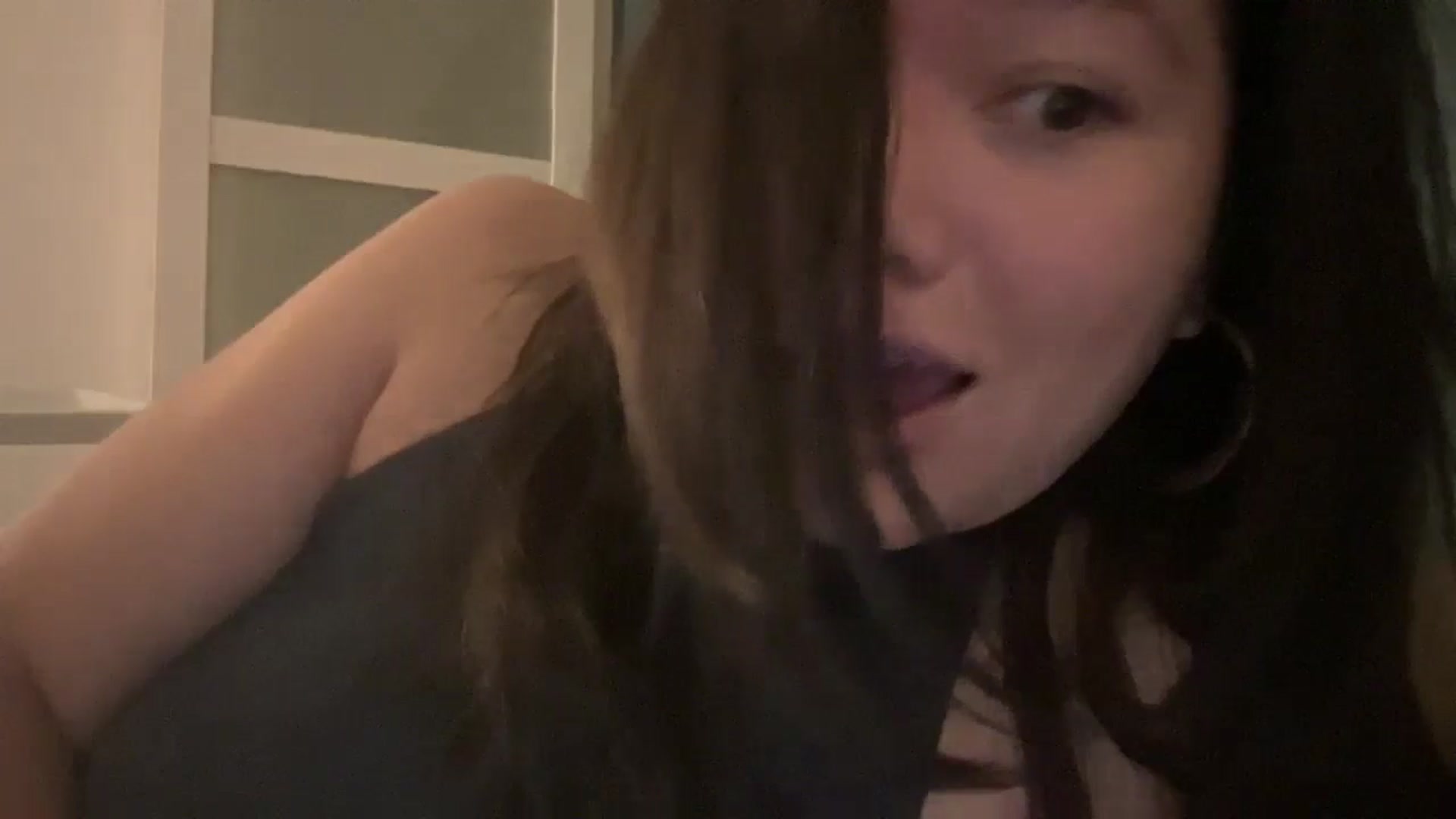Gallery image thumbnail from imava's myfreecams stream on, 08/31/2024, 19:48 image 16 of 20