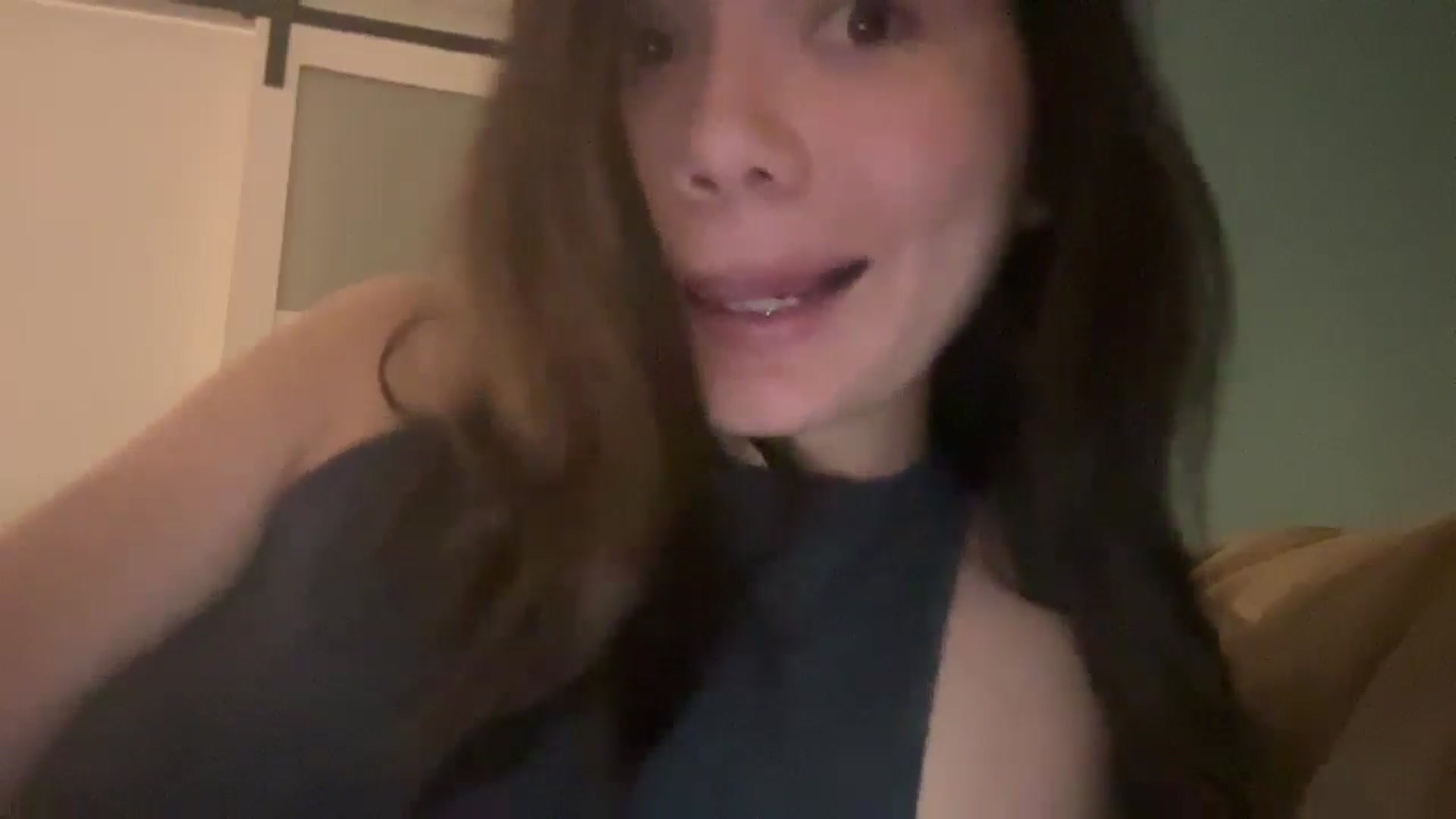 Gallery image thumbnail from imava's myfreecams stream on, 09/01/2024, 03:18 image 8 of 20