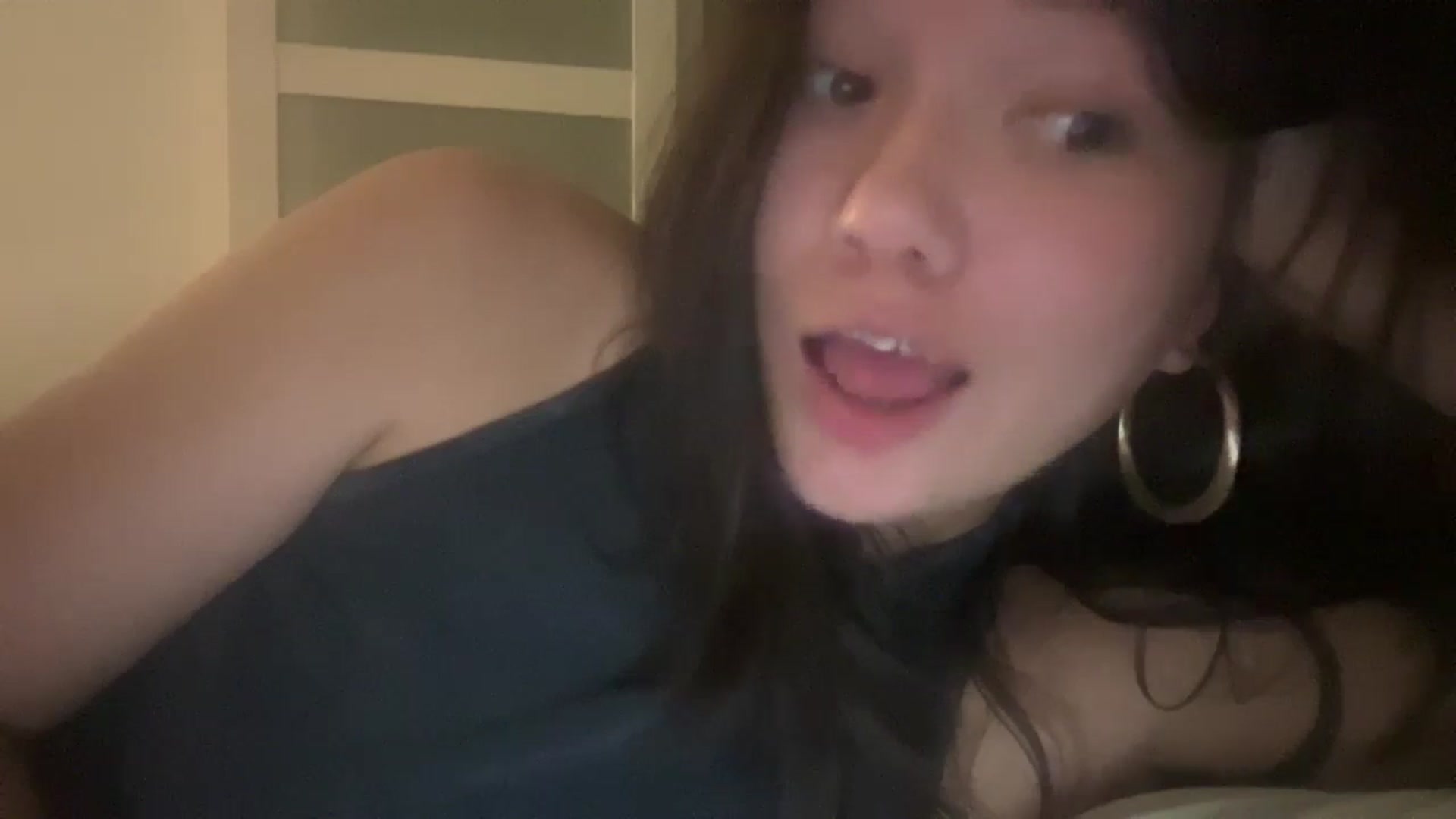 Gallery image thumbnail from imava's myfreecams stream on, 09/01/2024, 03:18 image 17 of 20
