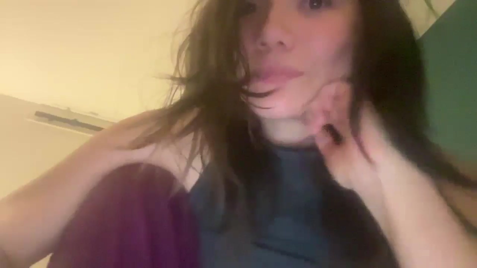 Gallery image thumbnail from imava's myfreecams stream on, 09/01/2024, 06:06 image 13 of 20