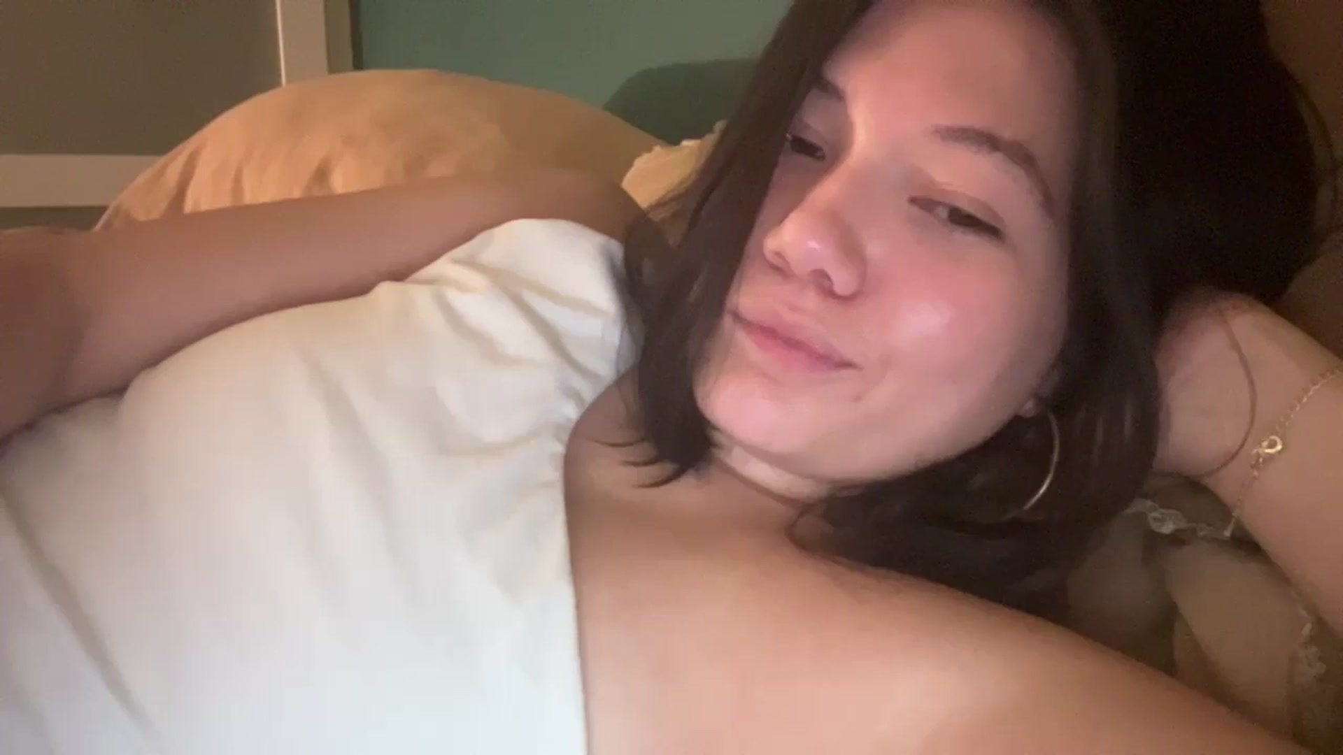 Gallery image thumbnail from imava's myfreecams stream on, 09/02/2024, 04:16 image 10 of 20
