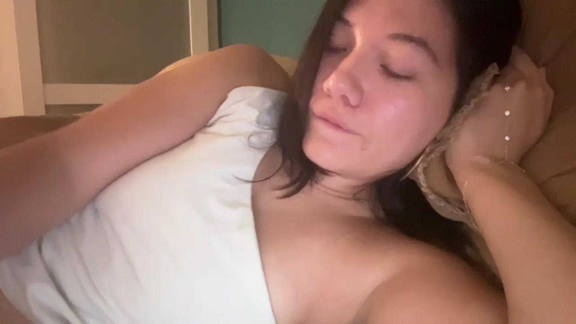 Gallery image thumbnail from imava's myfreecams stream on, 09/02/2024, 04:16 image 5 of 20