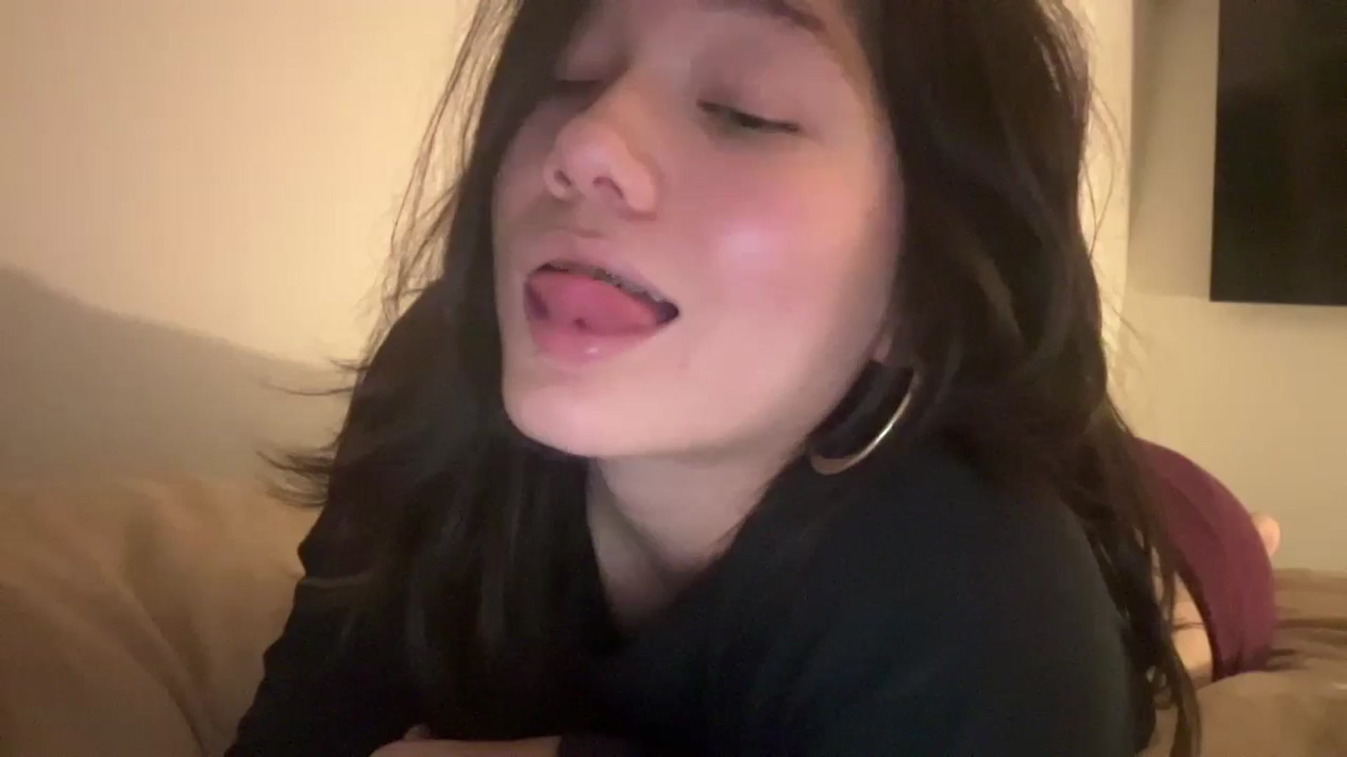 Gallery image thumbnail from imava's myfreecams stream on, 09/06/2024, 05:25 image 6 of 20