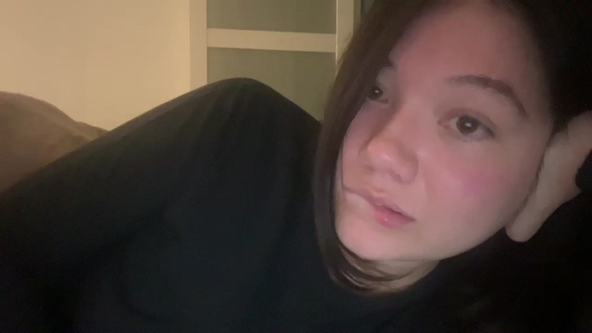 Gallery image thumbnail from imava's myfreecams stream on, 09/06/2024, 10:33 image 12 of 20