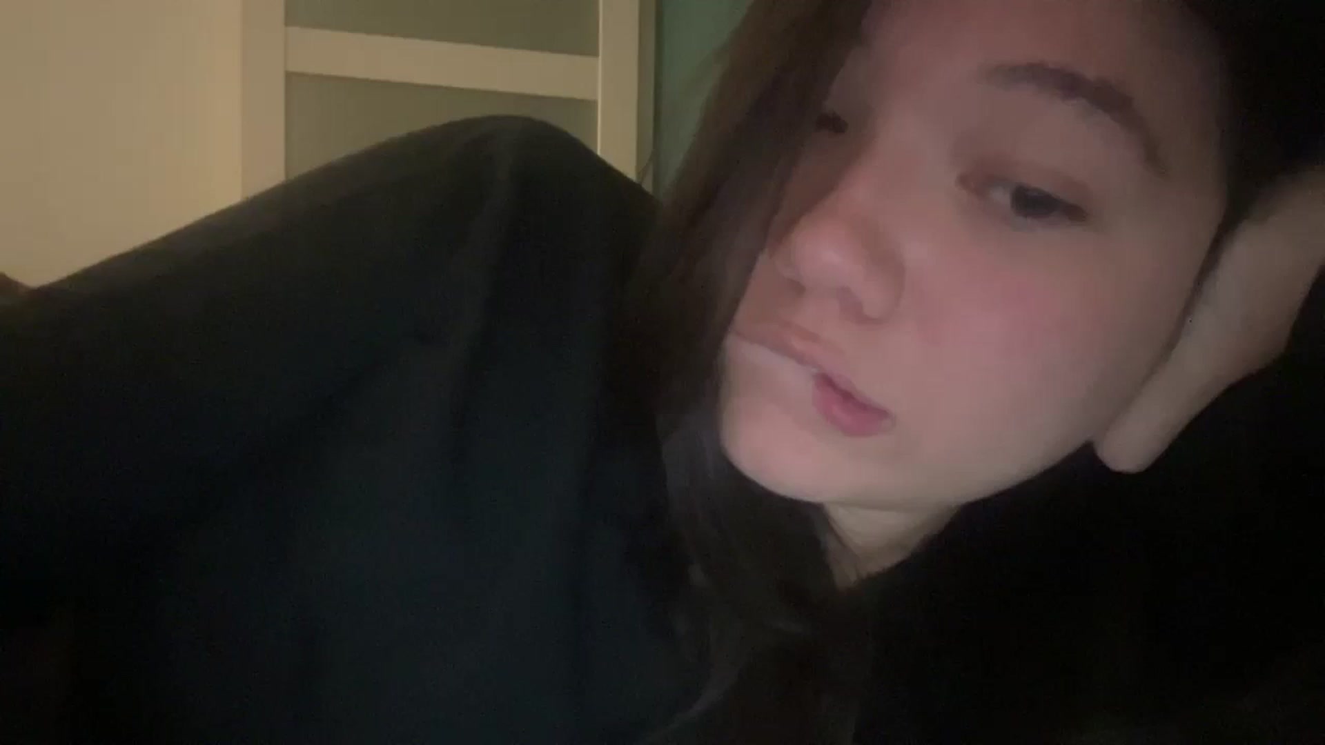 Gallery image thumbnail from imava's myfreecams stream on, 09/06/2024, 10:33 image 20 of 20