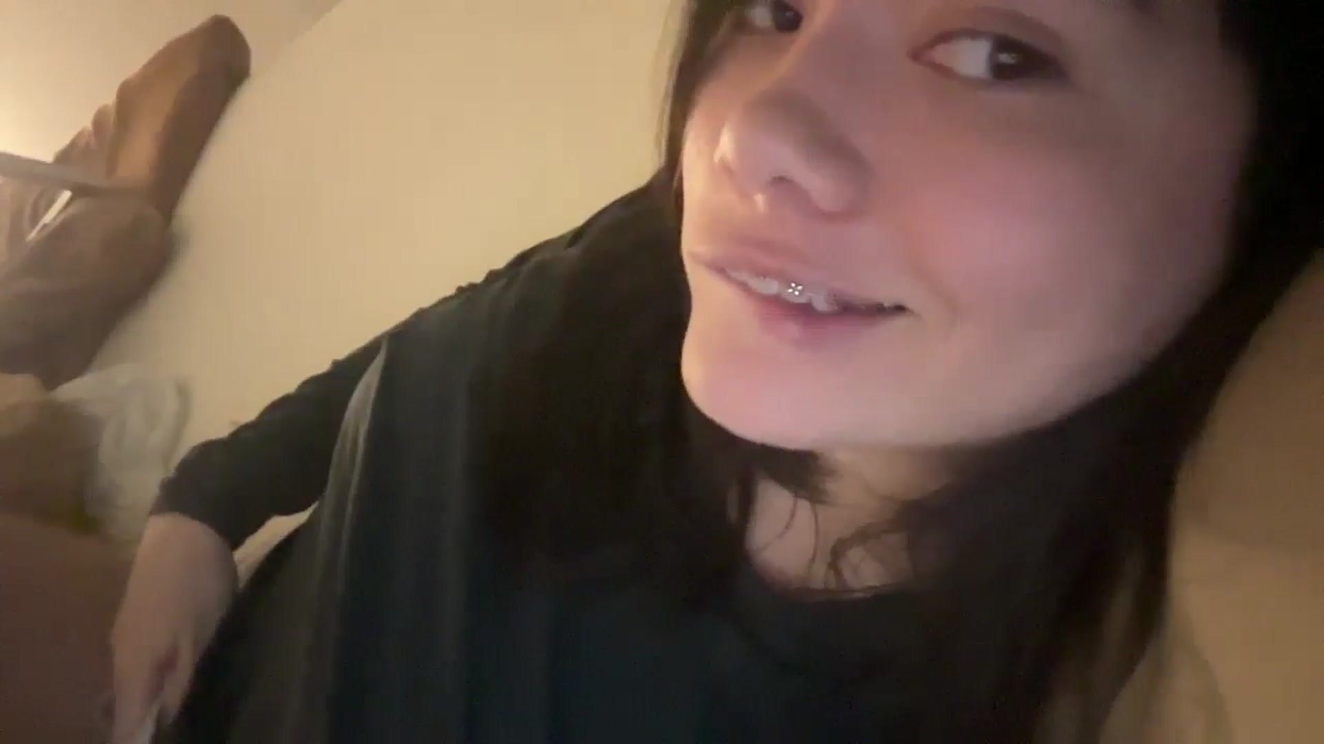 Gallery image thumbnail from imava's myfreecams stream on, 09/11/2024, 23:05 image 11 of 20