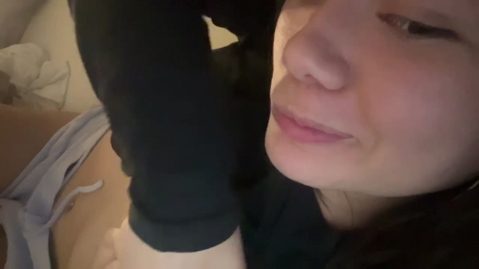 Gallery image thumbnail from imava's myfreecams stream on, 09/11/2024, 23:05 image 6 of 20