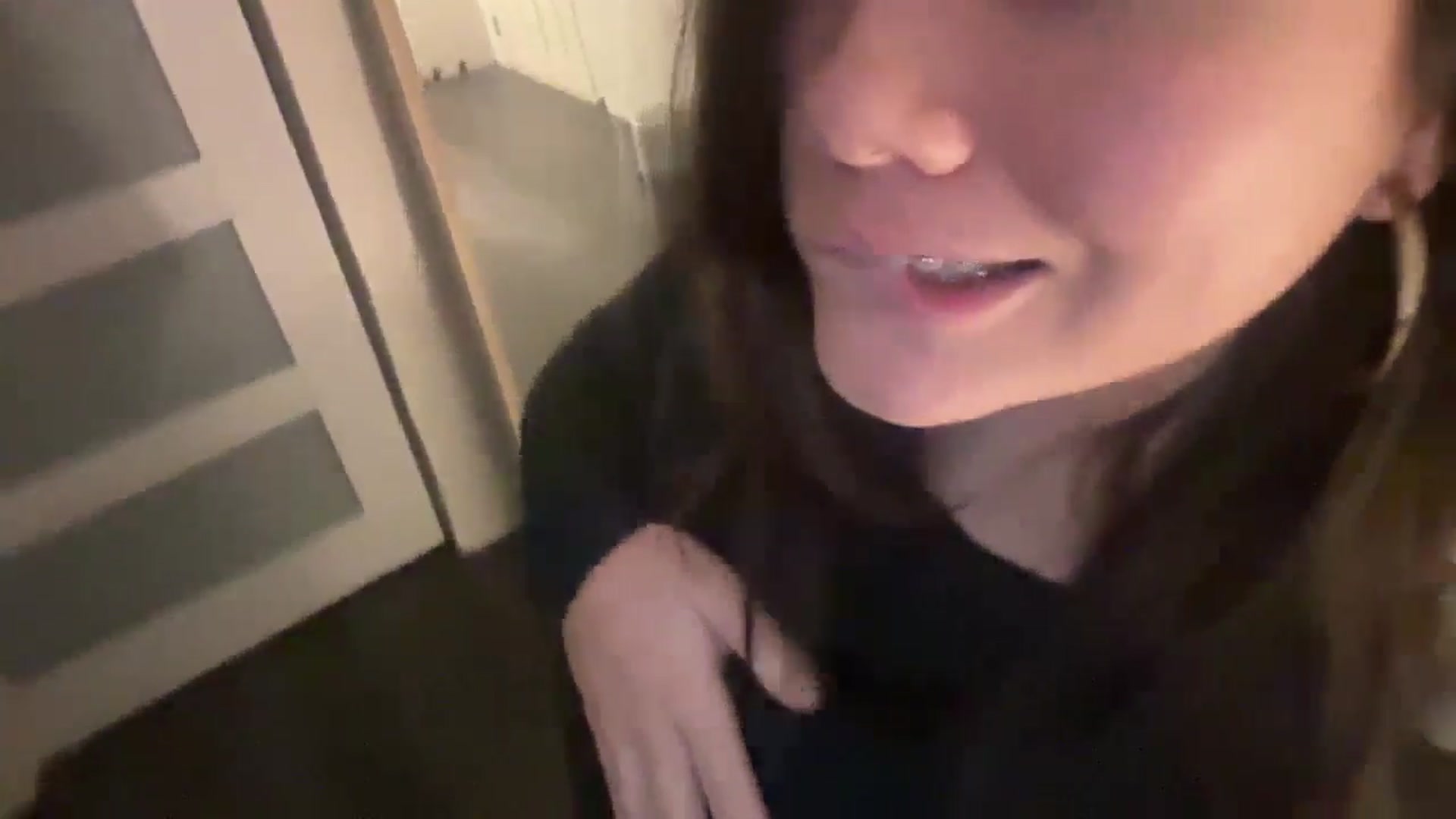 Gallery image thumbnail from imava's myfreecams stream on, 09/11/2024, 23:05 image 15 of 20