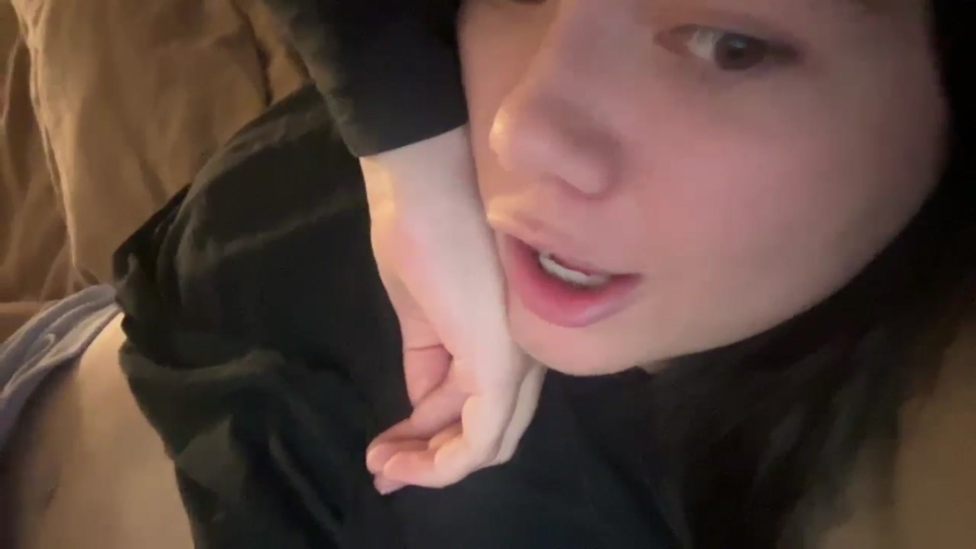 Gallery image thumbnail from imava's myfreecams stream on, 09/12/2024, 07:17 image 10 of 20