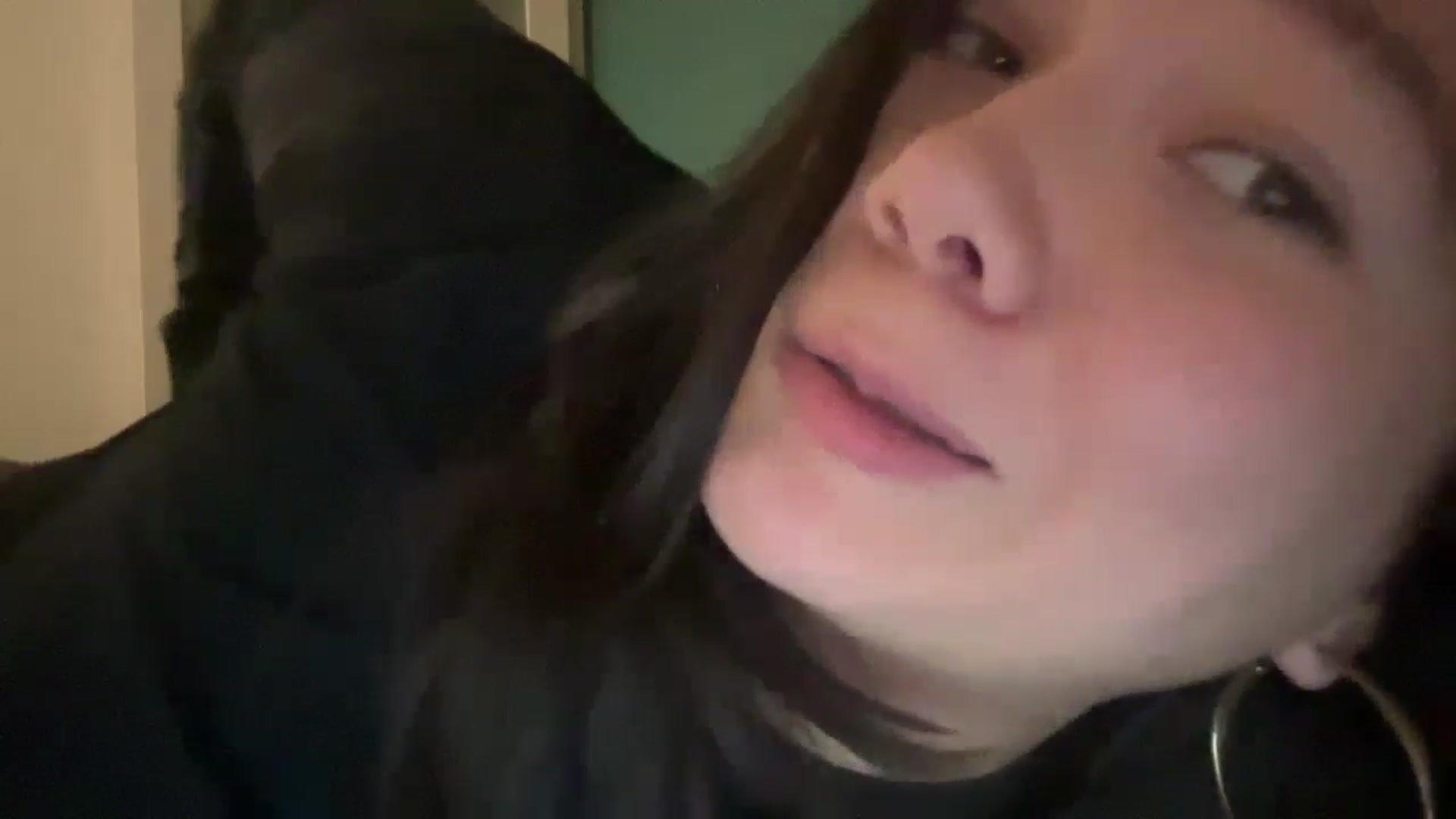 Gallery image thumbnail from imava's myfreecams stream on, 09/12/2024, 08:17 image 14 of 20