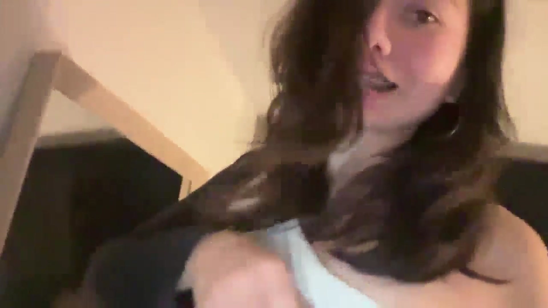Gallery image thumbnail from imava's myfreecams stream on, 09/17/2024, 06:05 image 9 of 20