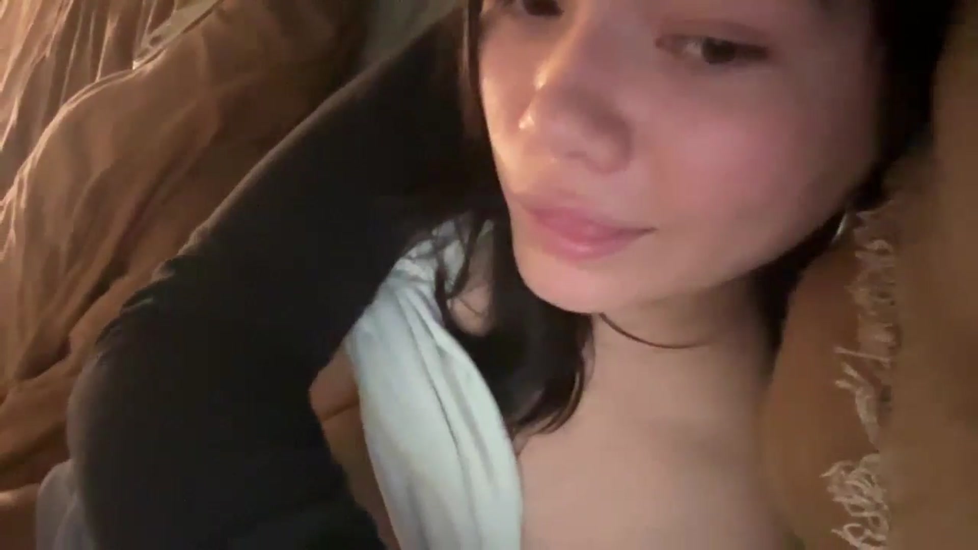Gallery image thumbnail from imava's myfreecams stream on, 09/17/2024, 06:05 image 18 of 20