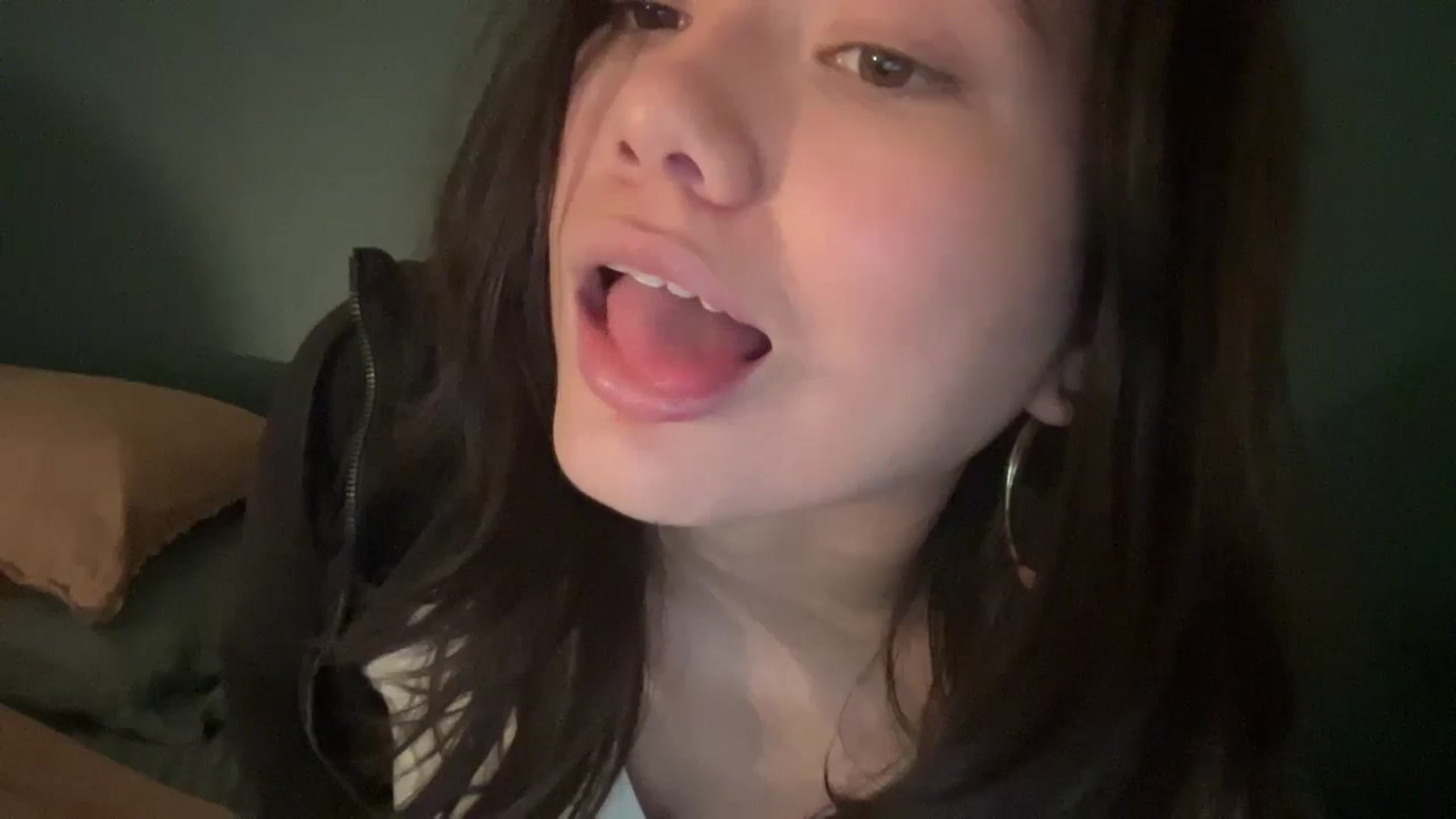 Gallery image thumbnail from imava's myfreecams stream on, 09/17/2024, 06:05 image 5 of 20