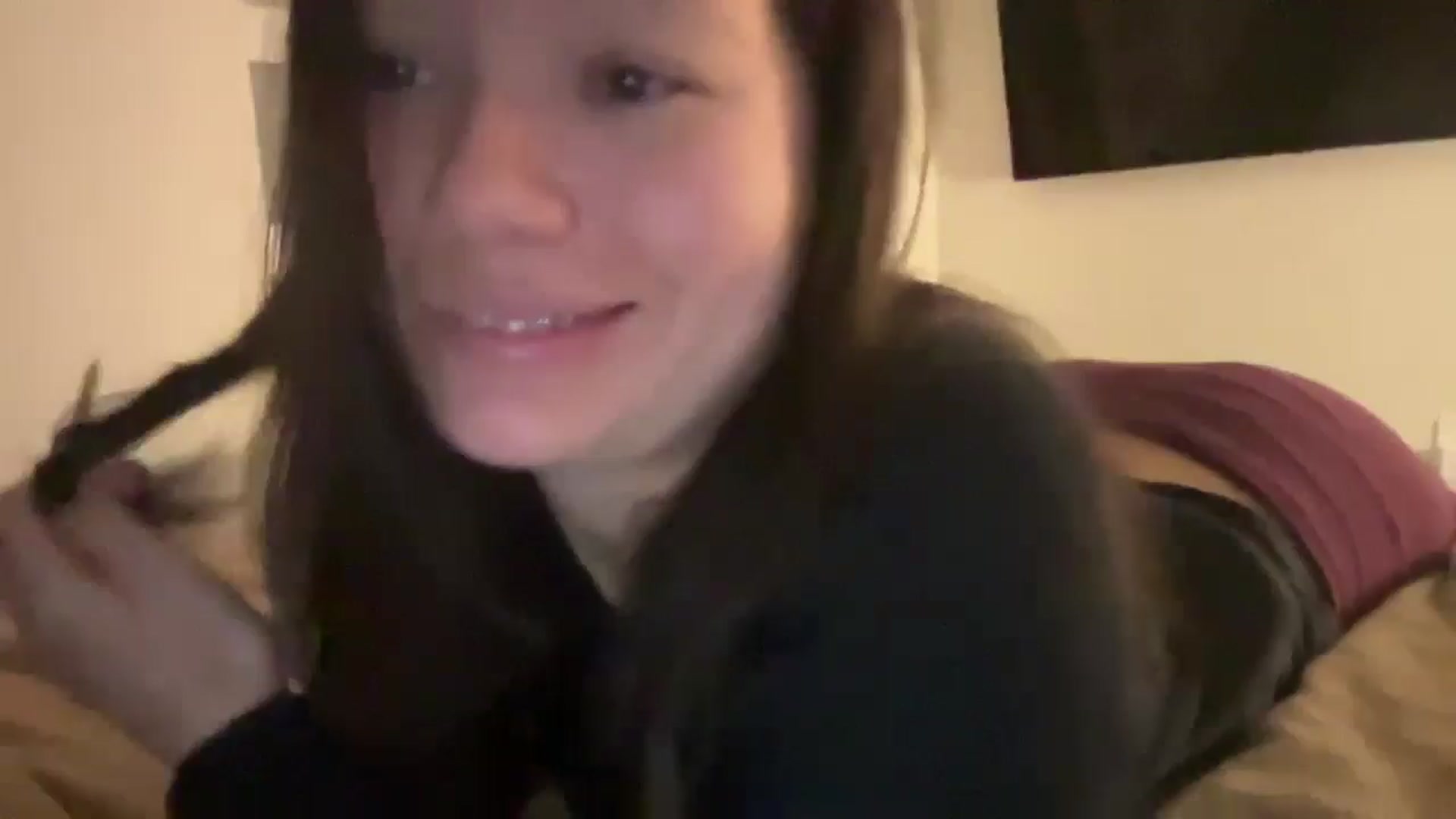Gallery image thumbnail from imava's myfreecams stream on, 09/20/2024, 22:09 image 17 of 20