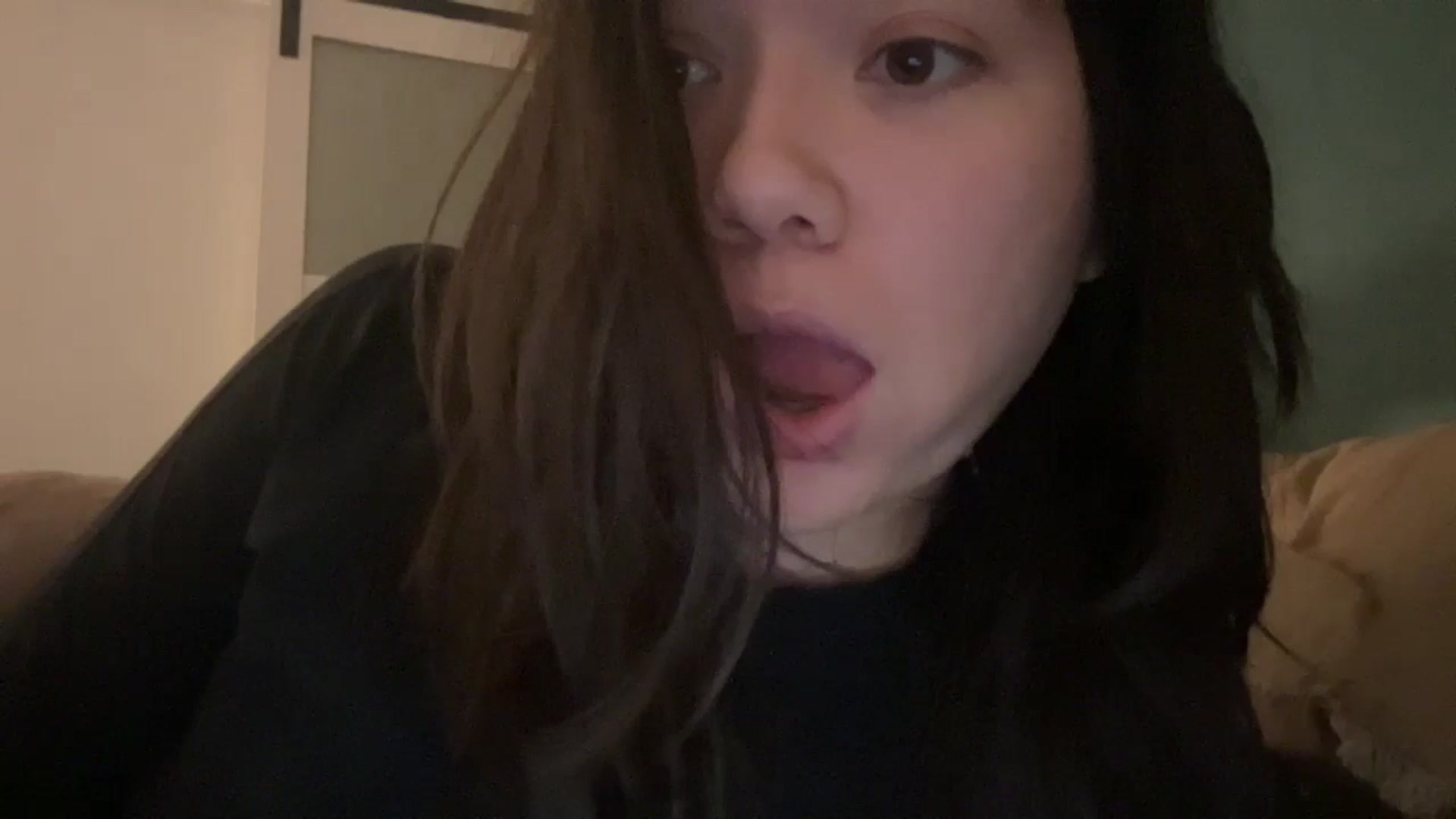 Gallery image thumbnail from imava's myfreecams stream on, 09/21/2024, 03:43 image 18 of 20