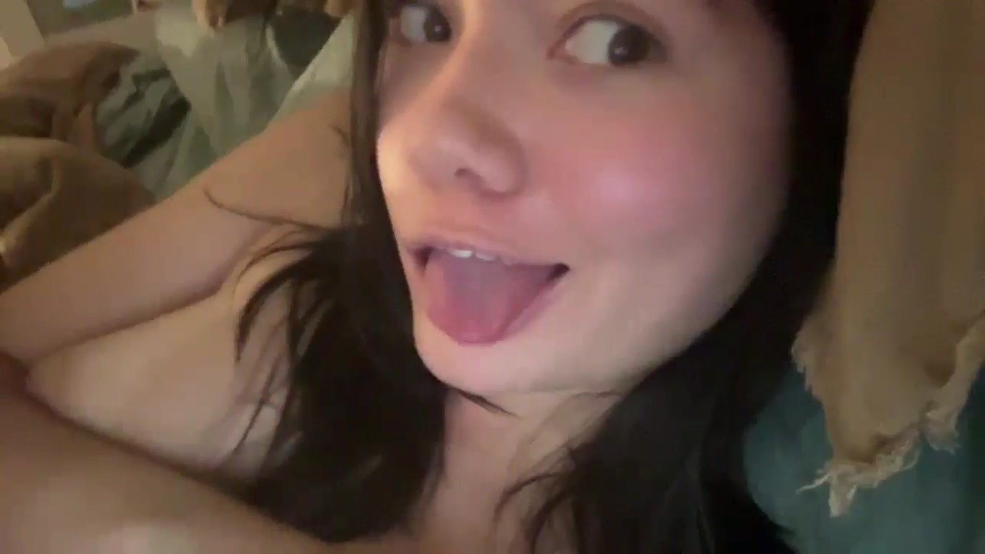 Gallery image thumbnail from imava's myfreecams stream on, 09/21/2024, 09:58 image 15 of 20