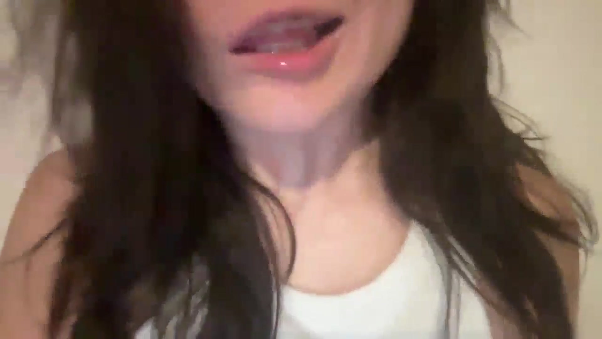 Gallery image thumbnail from imava's myfreecams stream on, 09/25/2024, 07:10 image 12 of 20