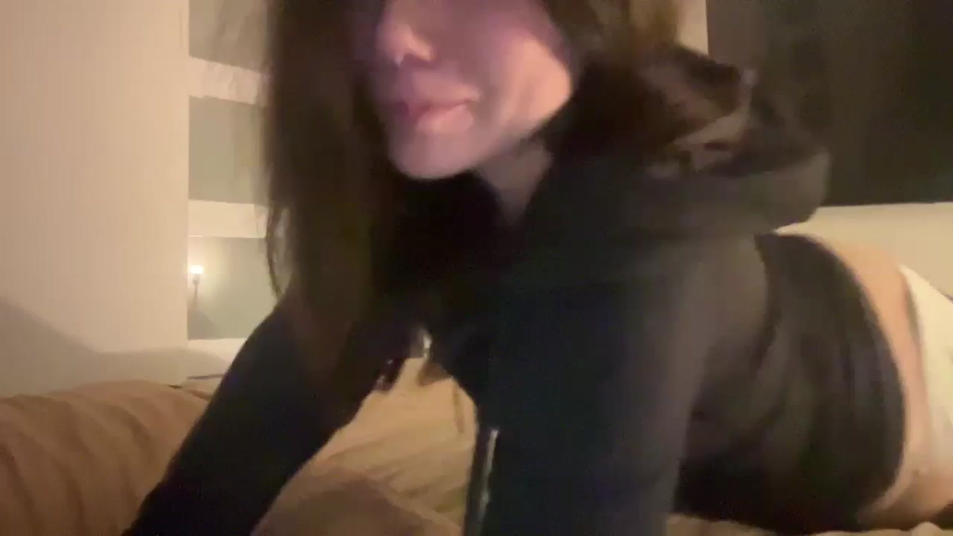 Gallery image thumbnail from imava's myfreecams stream on, 10/03/2024, 06:40 image 11 of 20