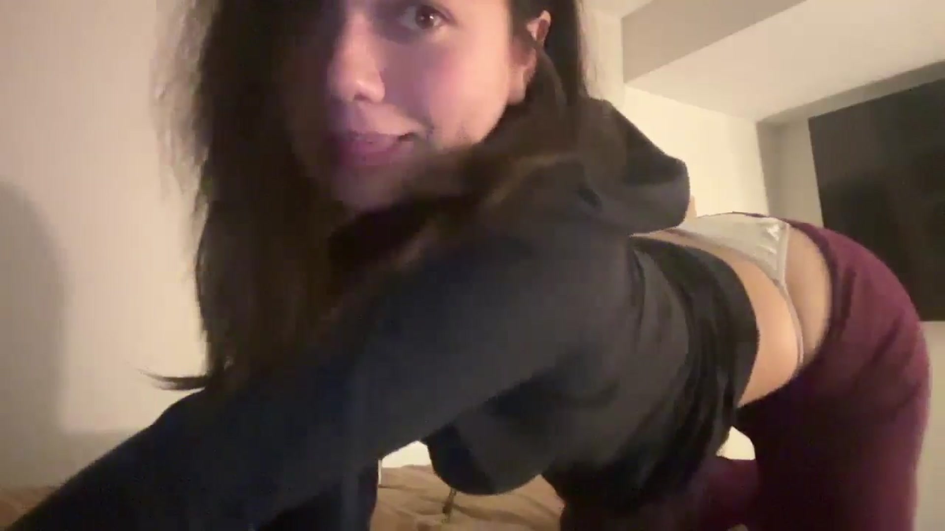 Gallery image thumbnail from imava's myfreecams stream on, 10/03/2024, 06:40 image 14 of 20