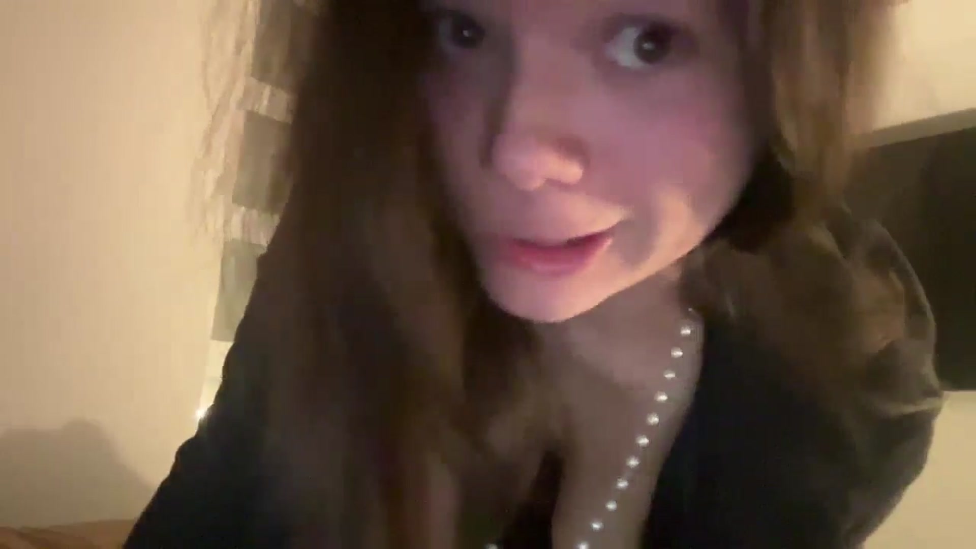 Gallery image thumbnail from imava's myfreecams stream on, 10/03/2024, 06:40 image 12 of 20