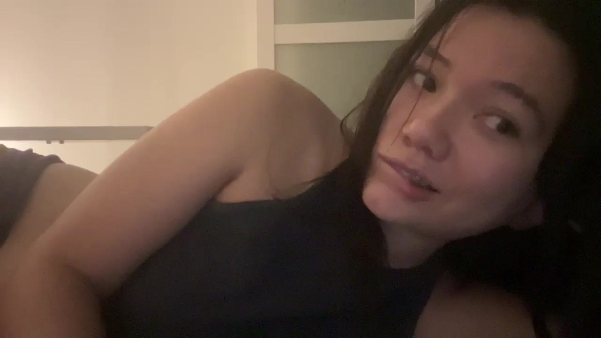 Gallery image thumbnail from imava's myfreecams stream on, 10/06/2024, 08:18 image 14 of 20