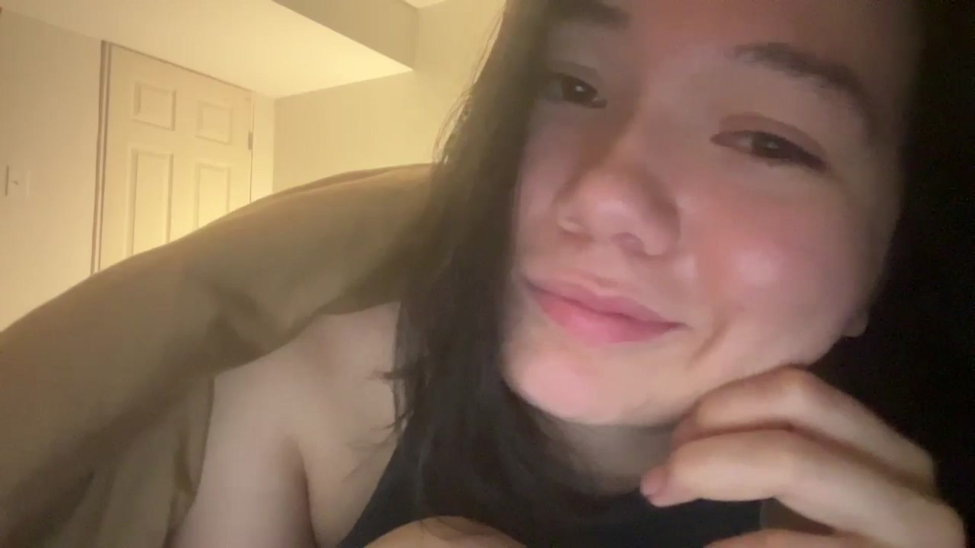 Gallery image thumbnail from imava's myfreecams stream on, 10/06/2024, 10:26 image 12 of 20