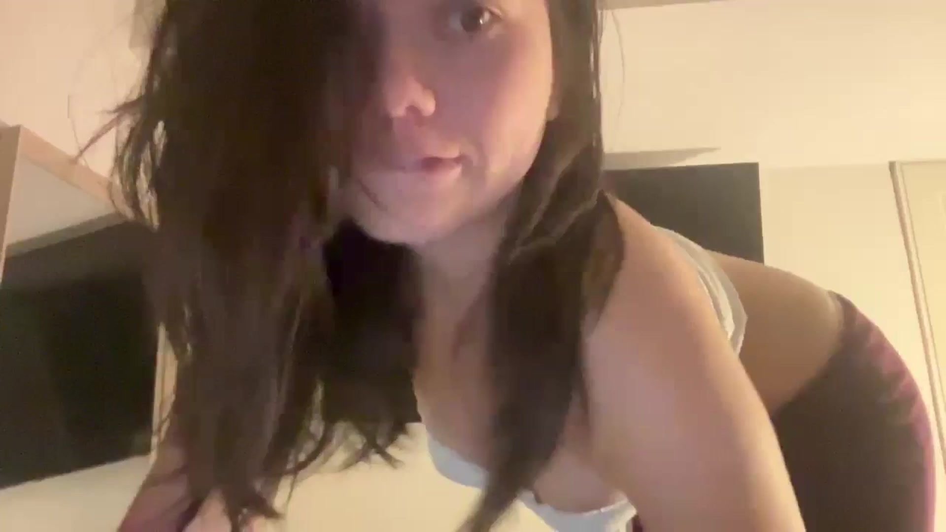 Gallery image thumbnail from imava's myfreecams stream on, 10/07/2024, 21:47 image 17 of 20