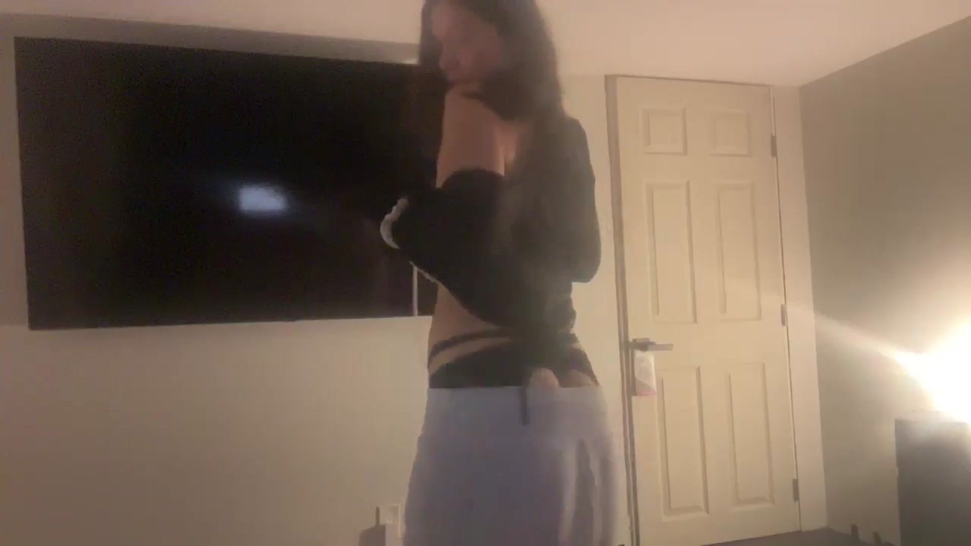 Gallery image thumbnail from imava's myfreecams stream on, 10/10/2024, 05:19 image 2 of 20