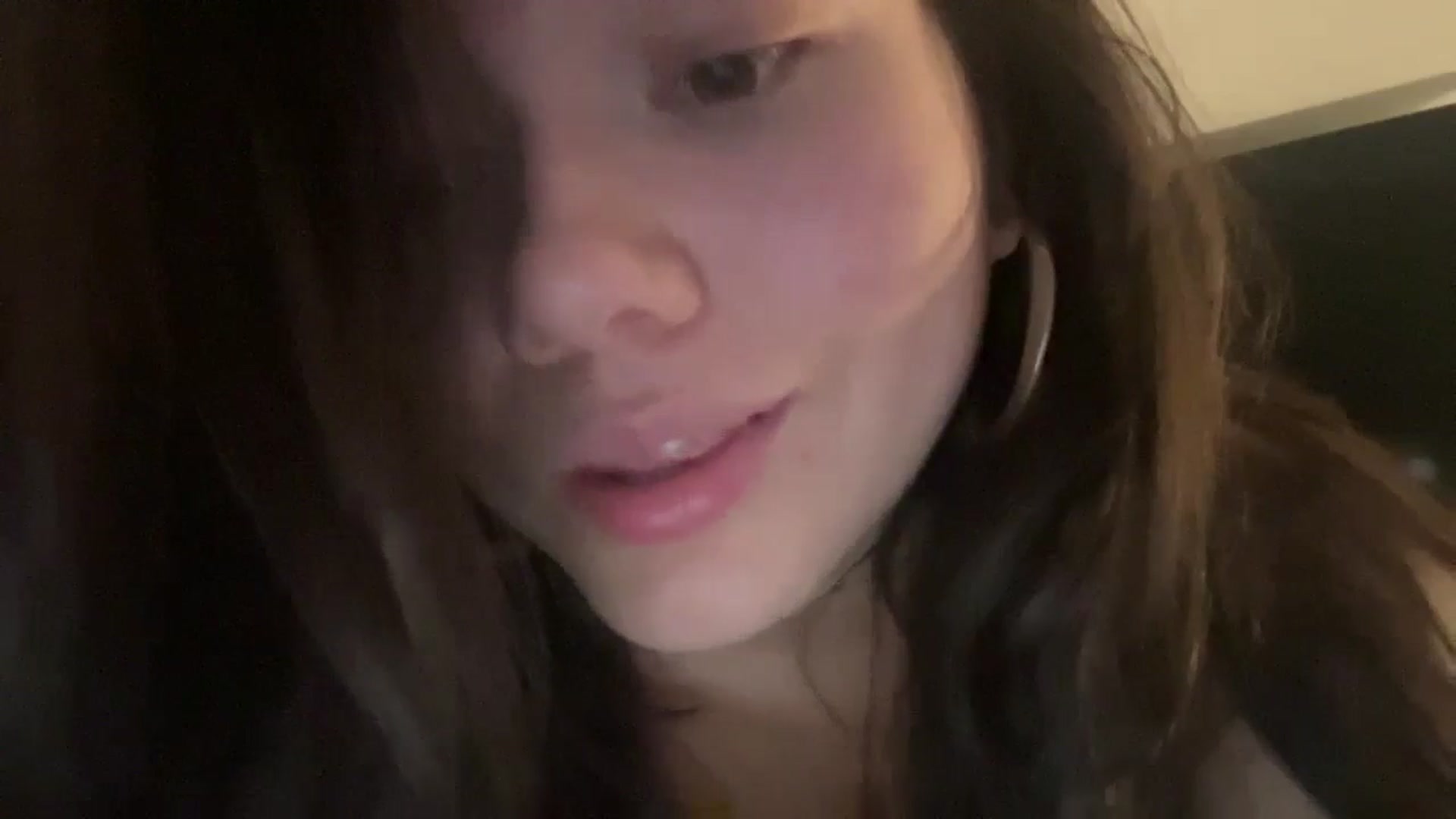 Gallery image thumbnail from imava's myfreecams stream on, 10/10/2024, 06:45 image 11 of 20