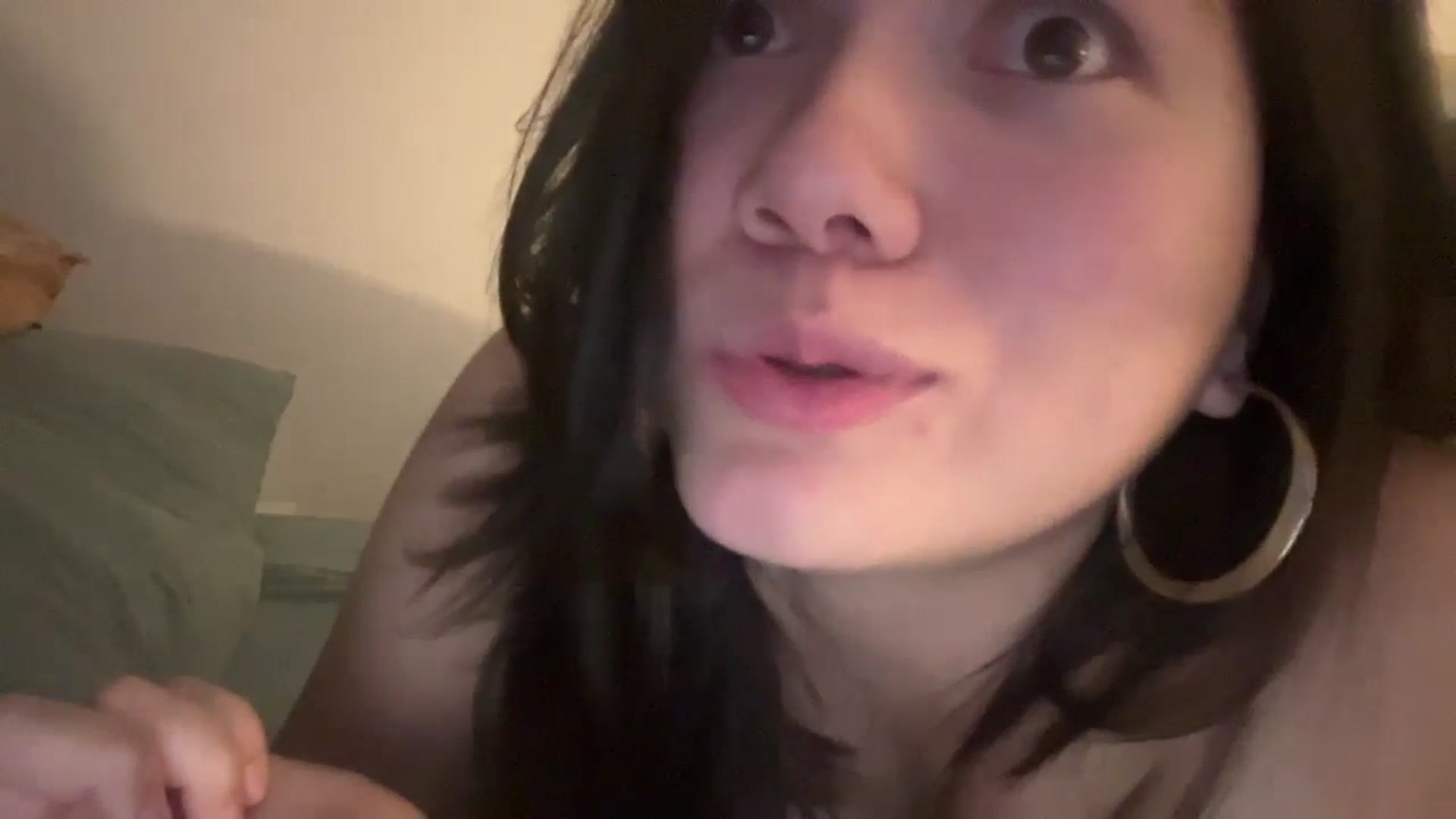 Gallery image thumbnail from imava's myfreecams stream on, 10/10/2024, 09:27 image 4 of 20