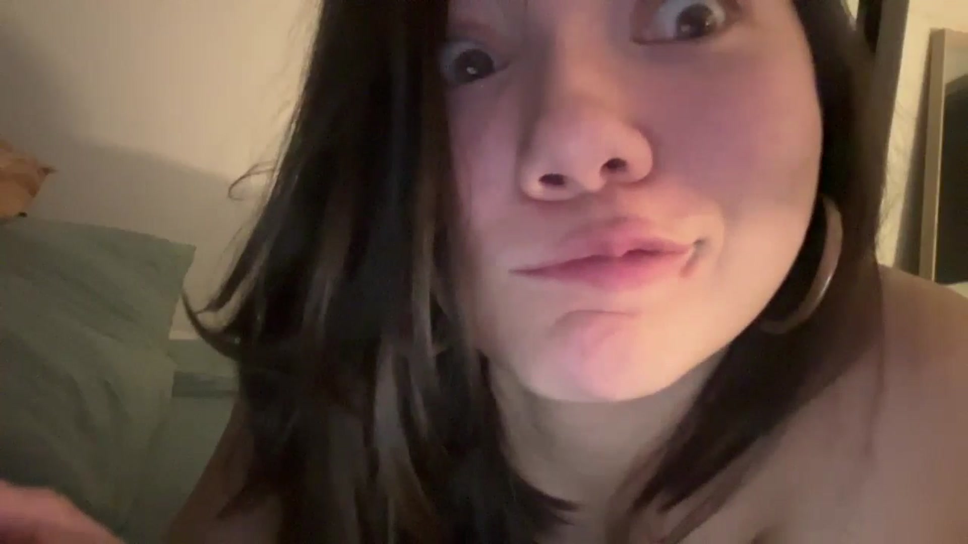 Gallery image thumbnail from imava's myfreecams stream on, 10/10/2024, 09:27 image 3 of 20