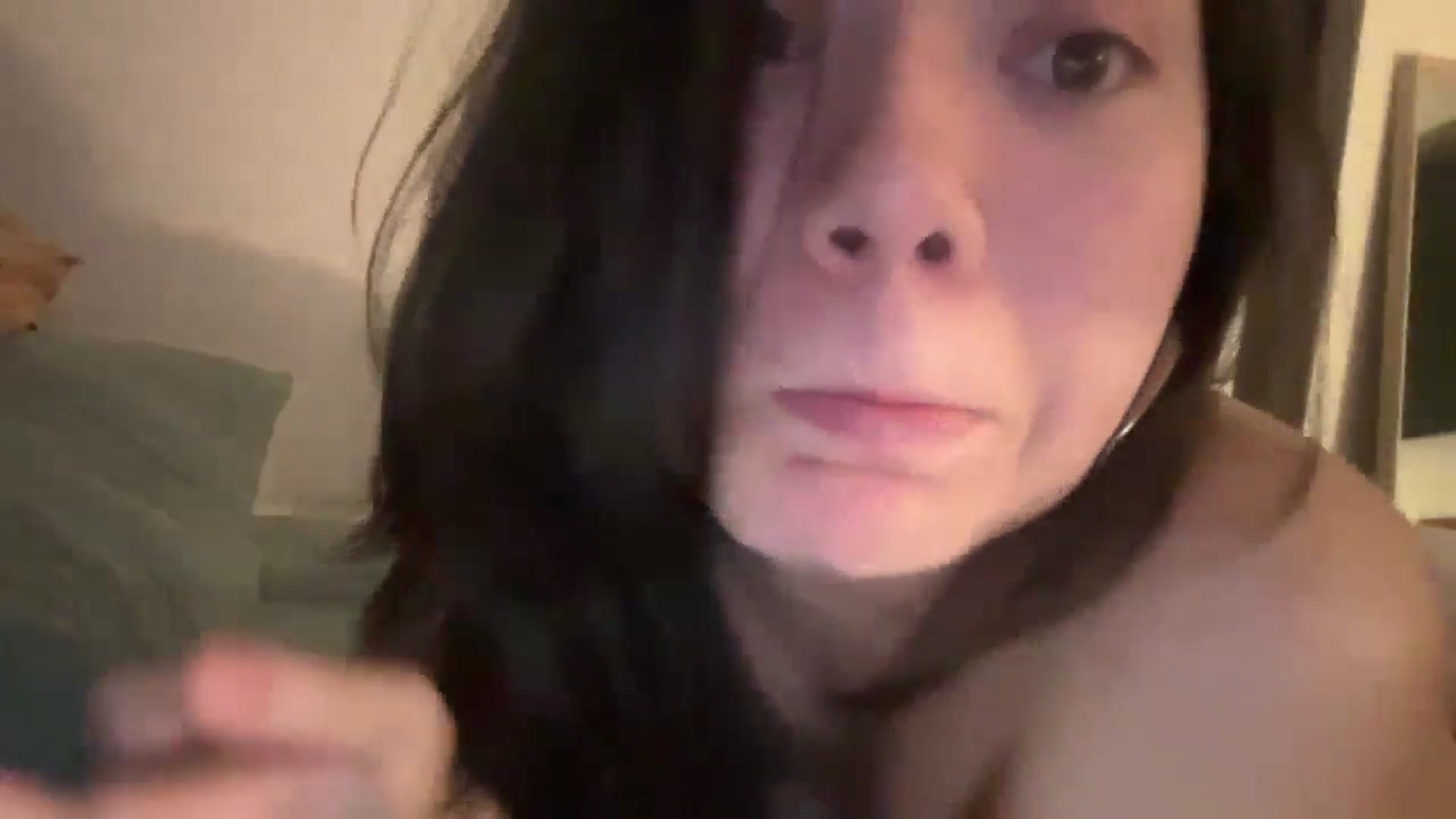 Gallery image thumbnail from imava's myfreecams stream on, 10/10/2024, 09:27 image 6 of 20