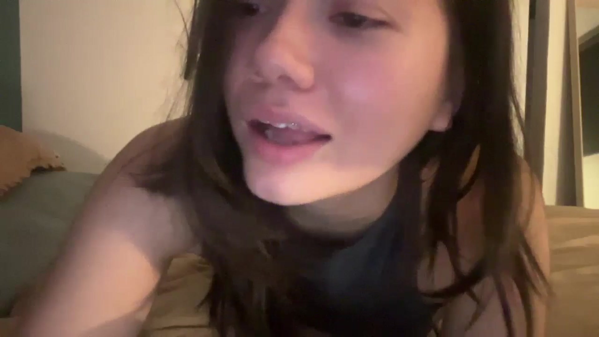 Gallery image thumbnail from imava's myfreecams stream on, 10/11/2024, 08:34 image 7 of 20