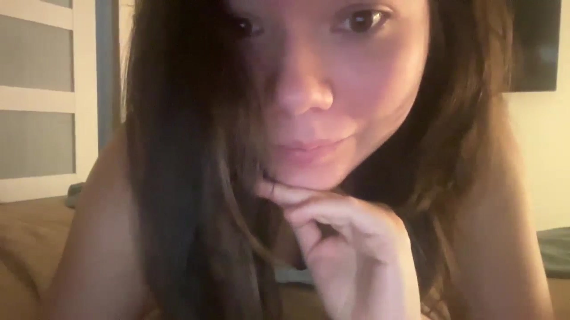 Gallery image thumbnail from imava's myfreecams stream on, 10/17/2024, 20:51 image 11 of 20