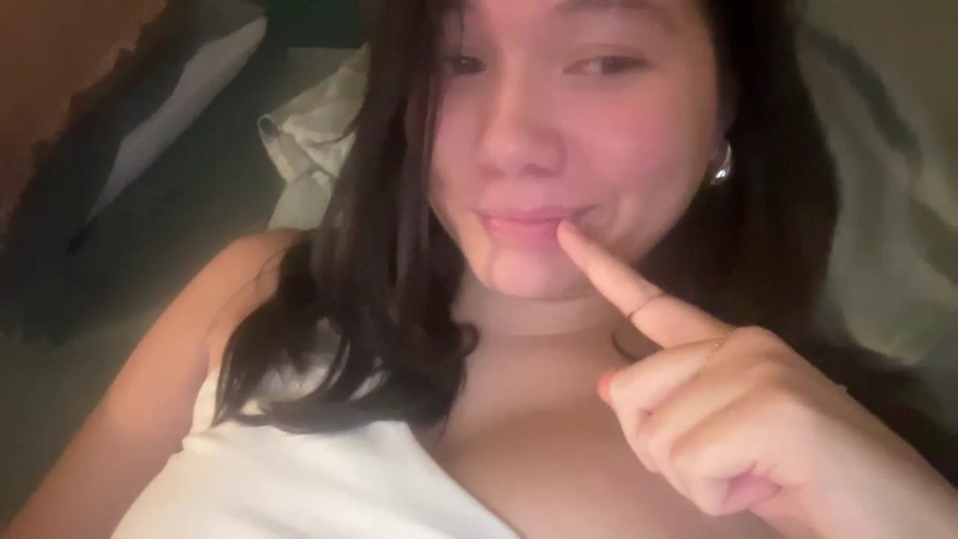 Gallery image thumbnail from imava's myfreecams stream on, 10/19/2024, 07:31 image 20 of 20