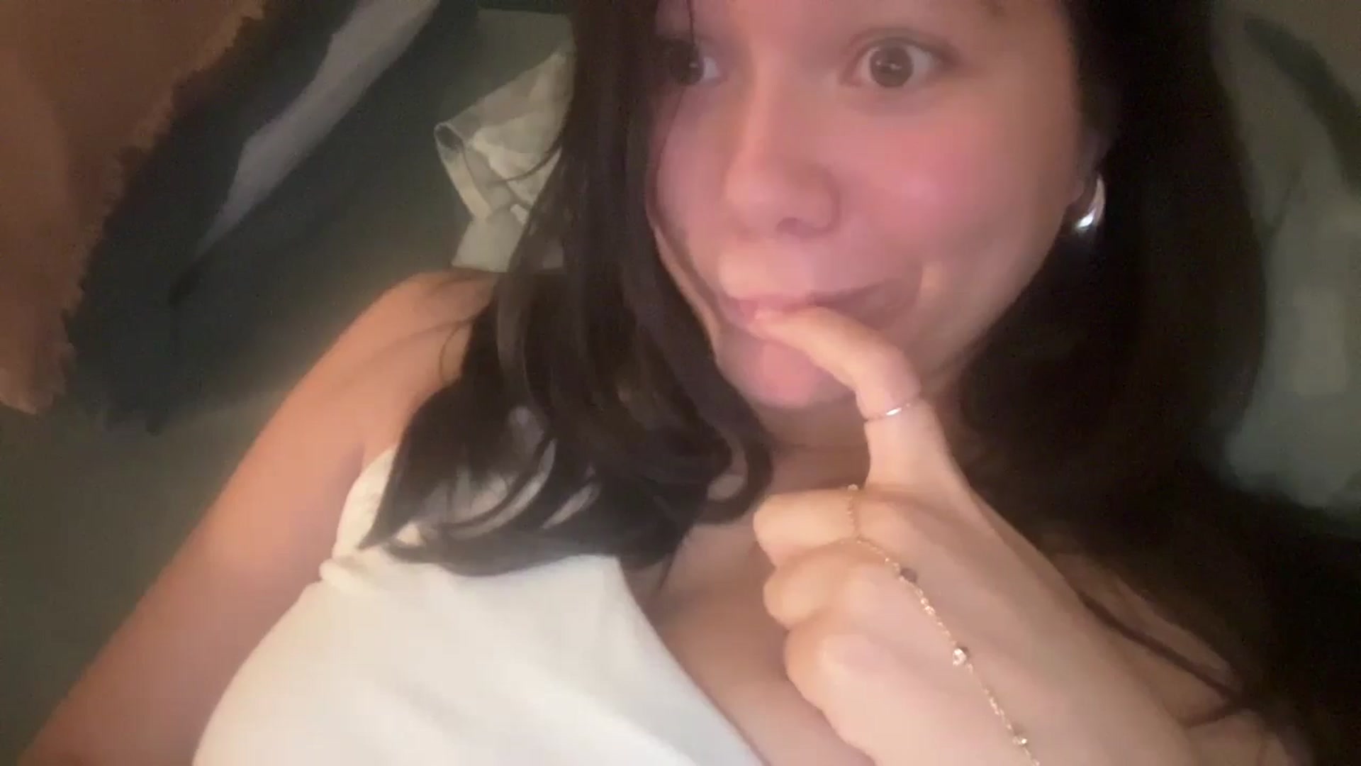 Gallery image thumbnail from imava's myfreecams stream on, 10/19/2024, 07:31 image 19 of 20