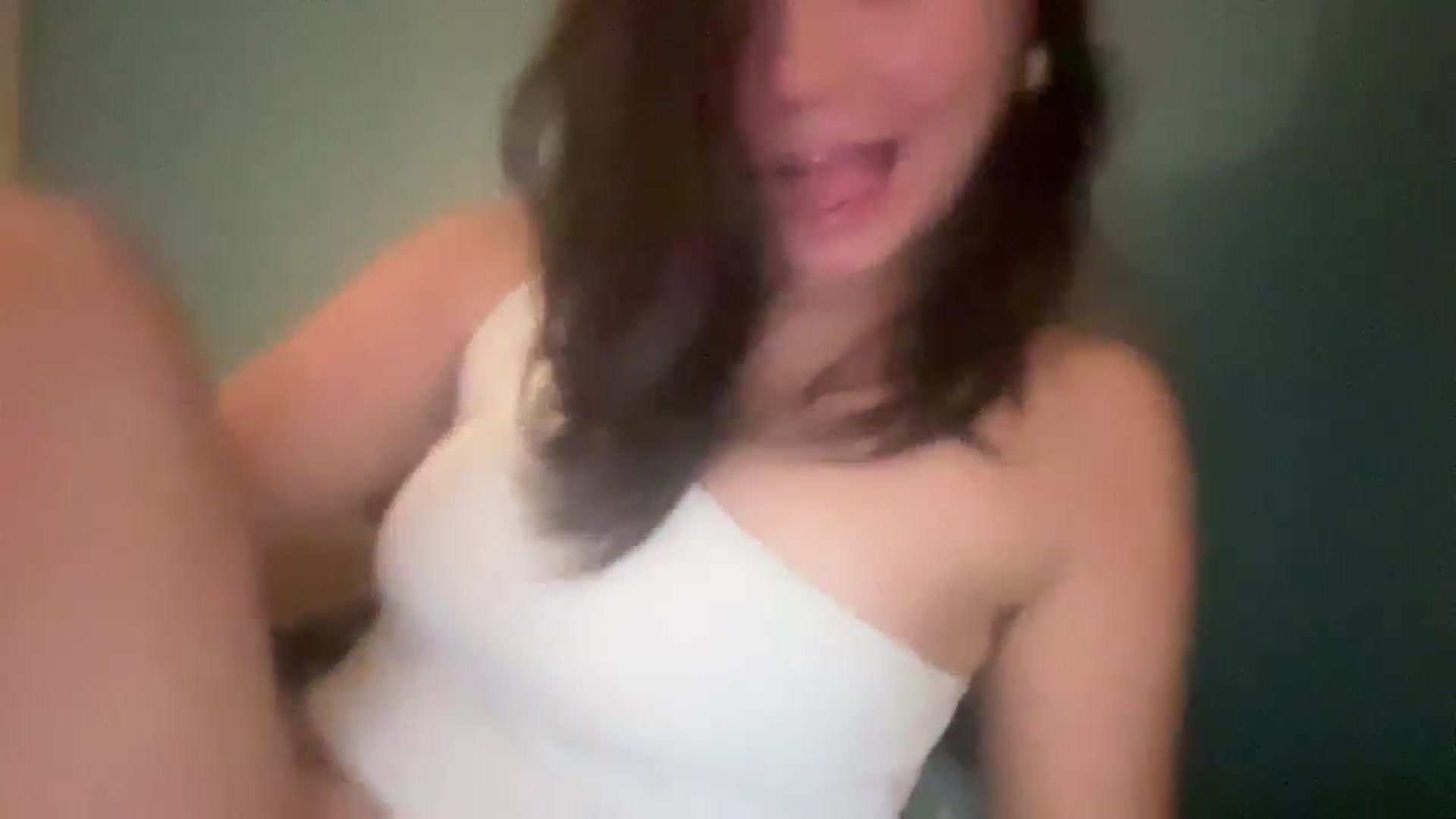 Gallery image thumbnail from imava's myfreecams stream on, 10/19/2024, 07:31 image 13 of 20