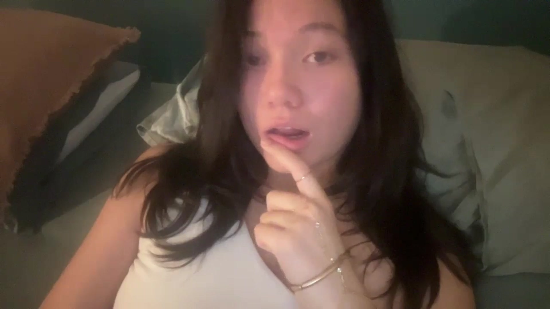 Gallery image thumbnail from imava's myfreecams stream on, 10/19/2024, 07:31 image 17 of 20