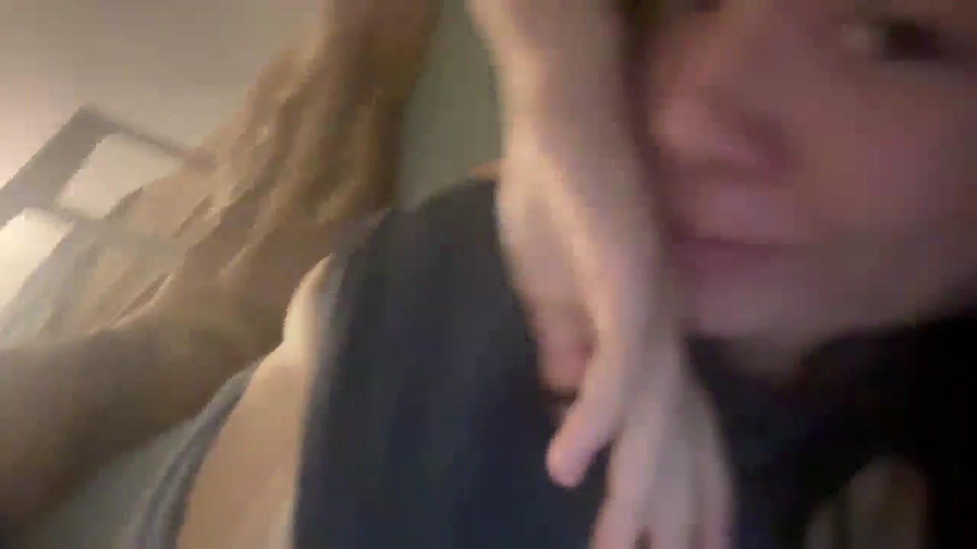 Gallery image thumbnail from imava's myfreecams stream on, 10/20/2024, 22:06 image 16 of 20