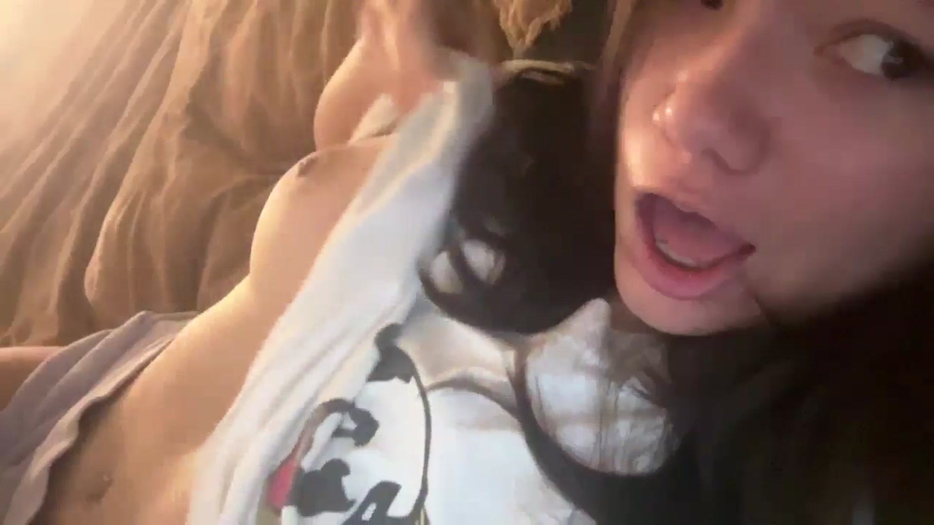Gallery image thumbnail from imava's myfreecams stream on, 10/24/2024, 19:33 image 18 of 20