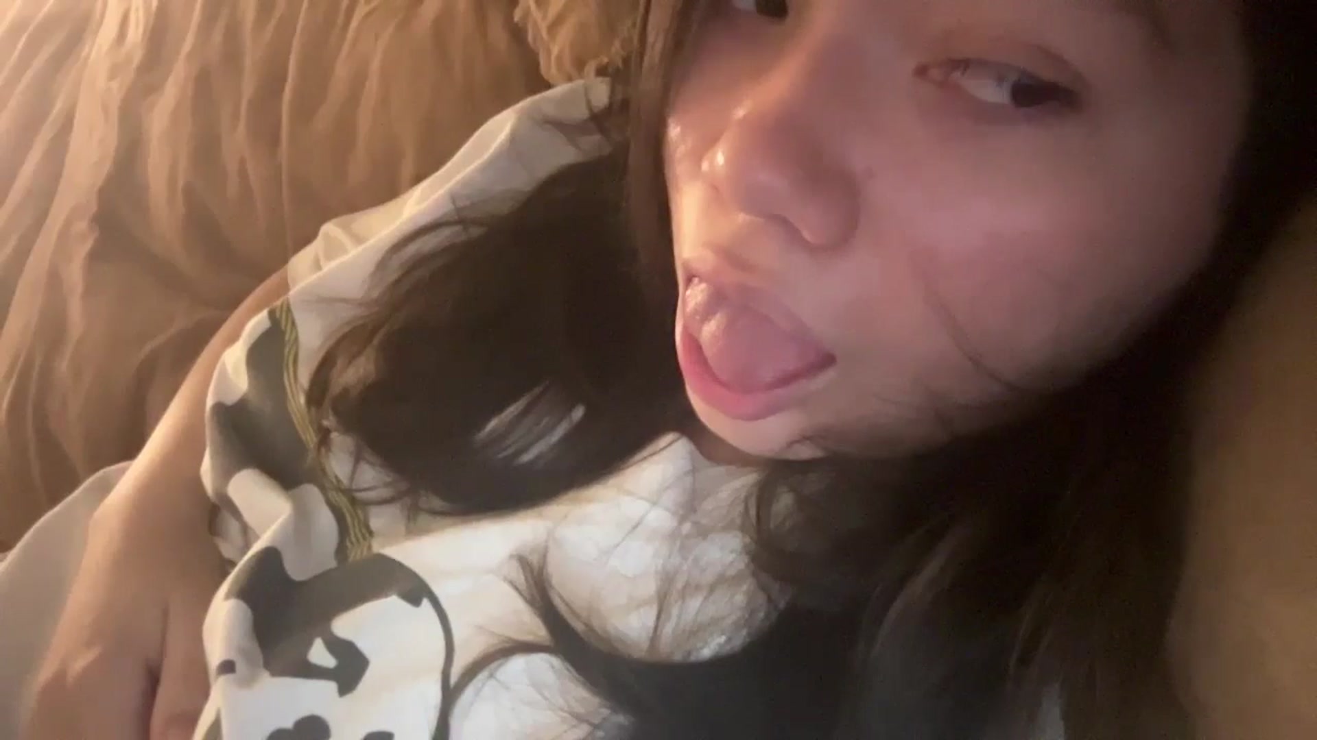 Gallery image thumbnail from imava's myfreecams stream on, 10/24/2024, 19:33 image 17 of 20