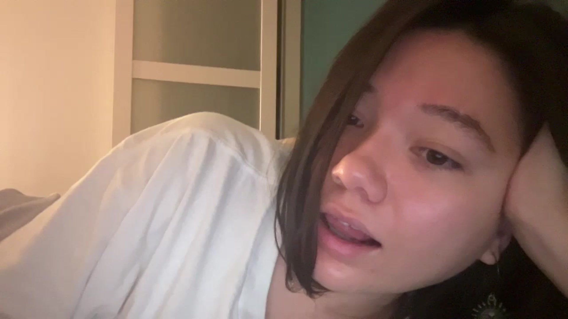 Gallery image thumbnail from imava's myfreecams stream on, 10/24/2024, 19:59 image 15 of 20