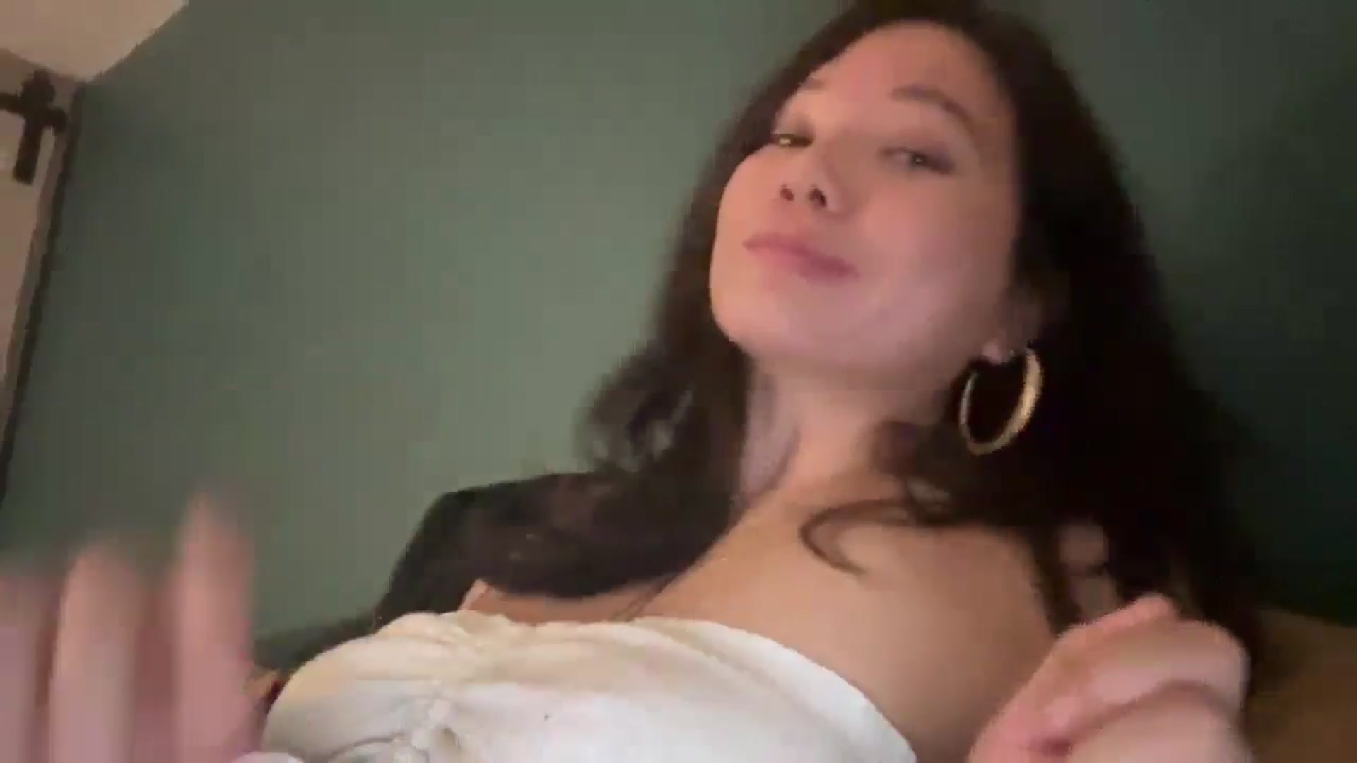 Gallery image thumbnail from imava's myfreecams stream on, 10/27/2024, 06:20 image 10 of 20
